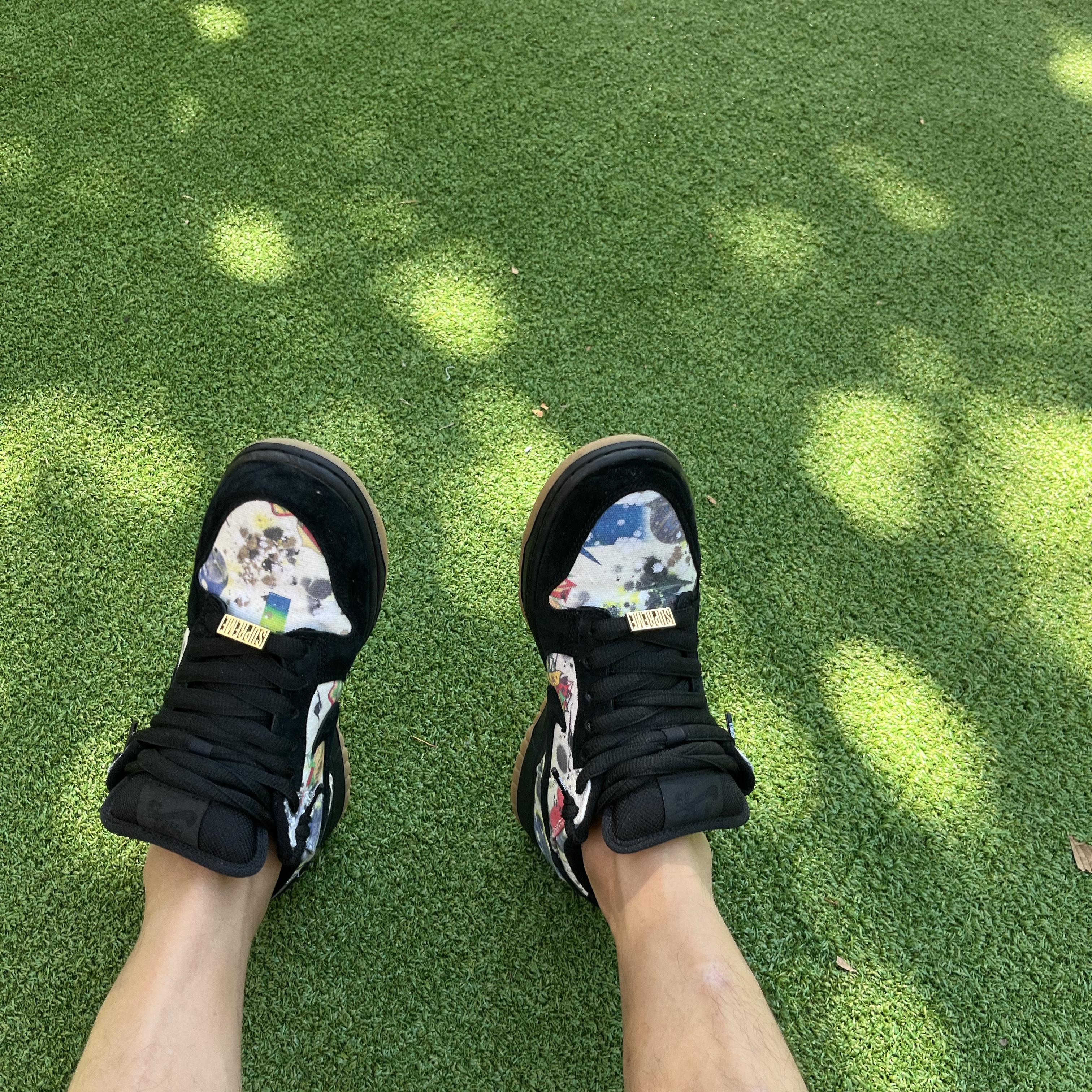 Nike x Supreme SB Dunk Low QS Rammellzee Black 착용 스타일