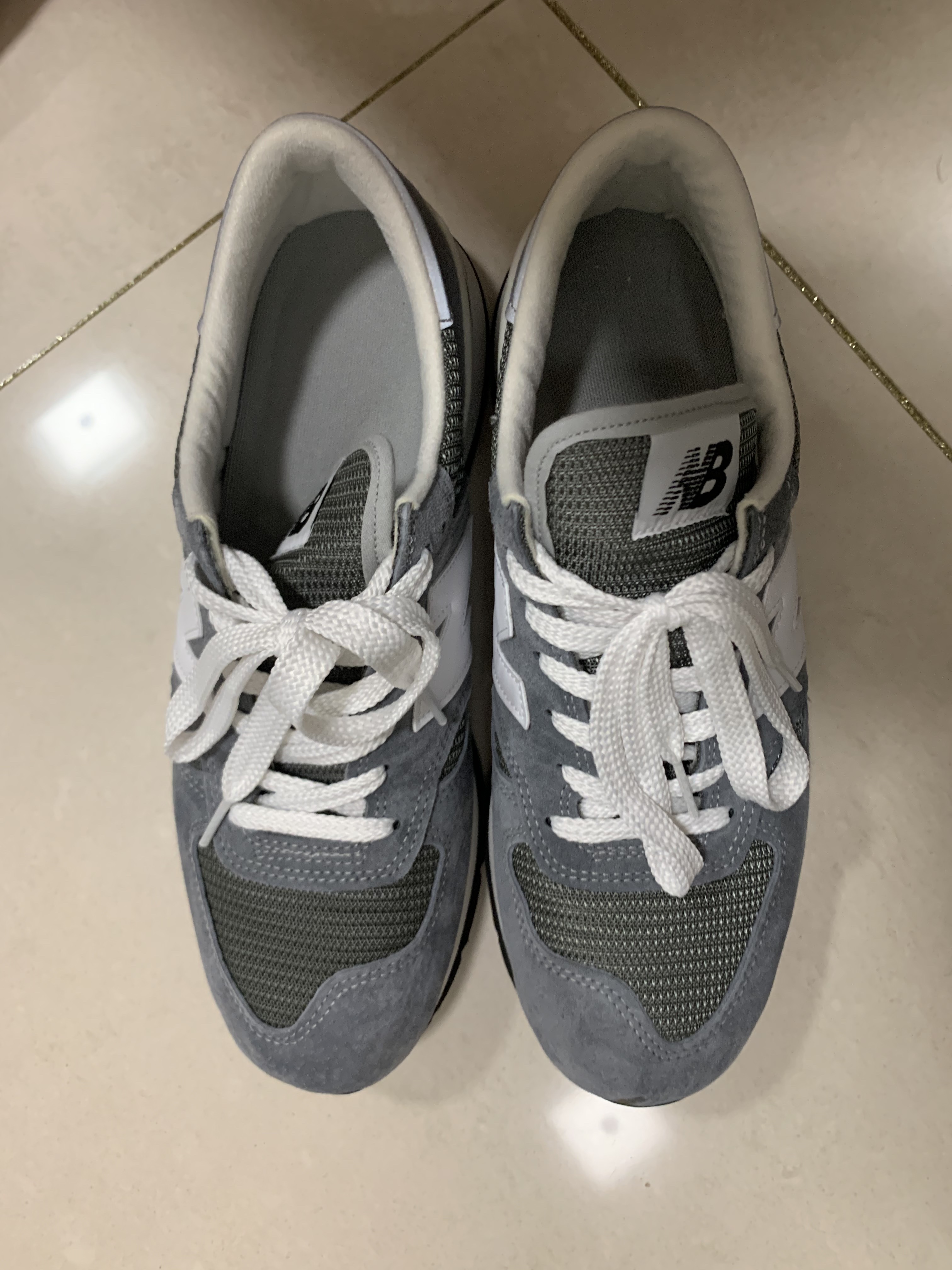 New Balance 990v1 Made in USA Grey White 착용 스타일