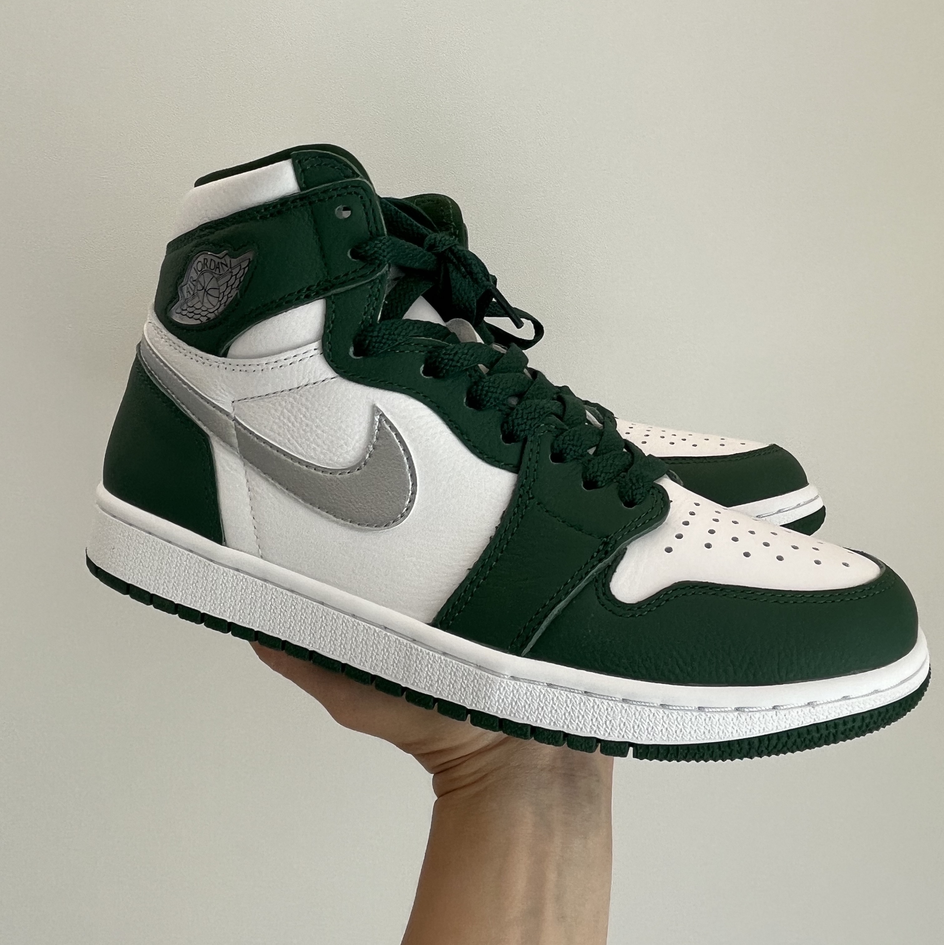Jordan 1 Retro High OG Gorge Green 착용 스타일 - 3