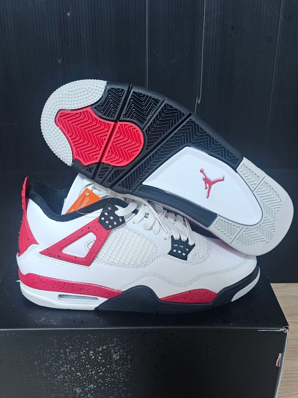Jordan 4 Retro Red Cement 착용 스타일 - 5