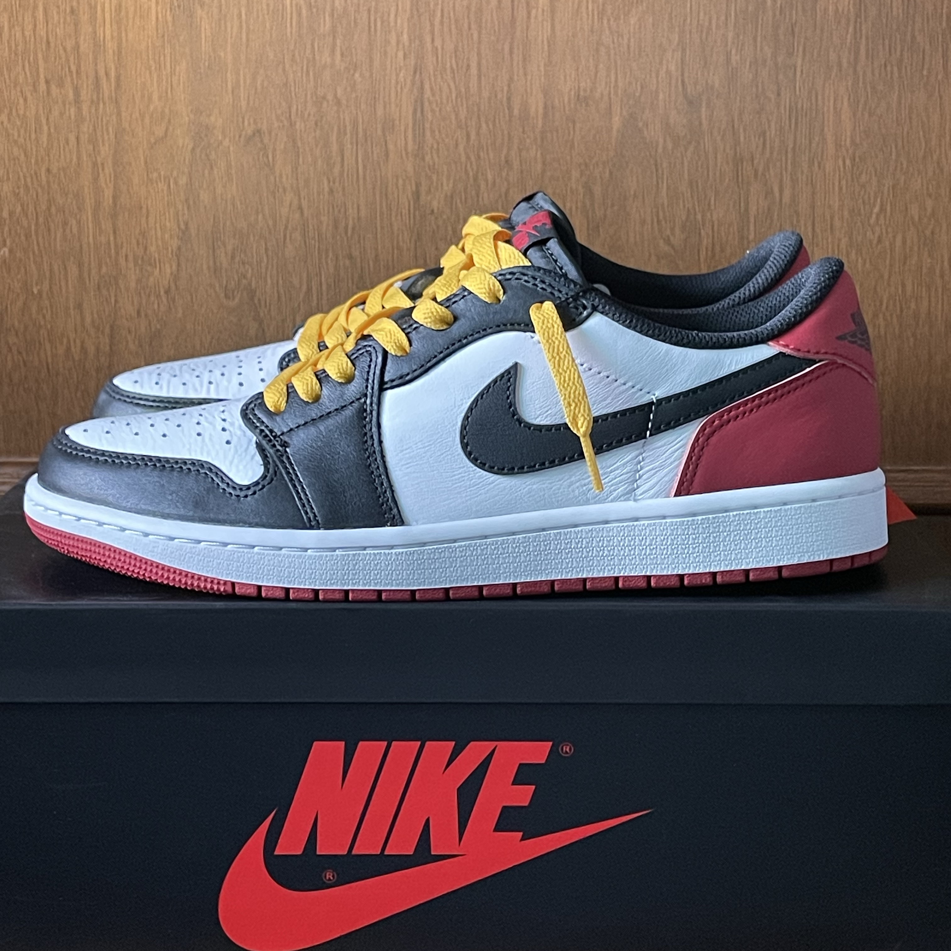 Jordan 1 Retro Low OG Black Toe 착용 스타일 - 2