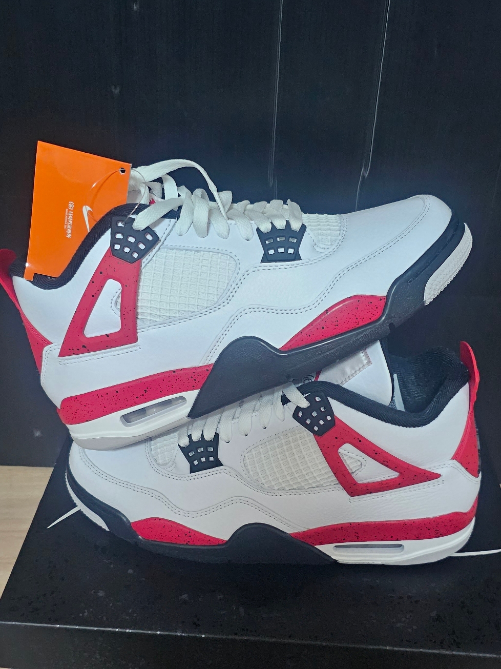 Jordan 4 Retro Red Cement 착용 스타일 - 2