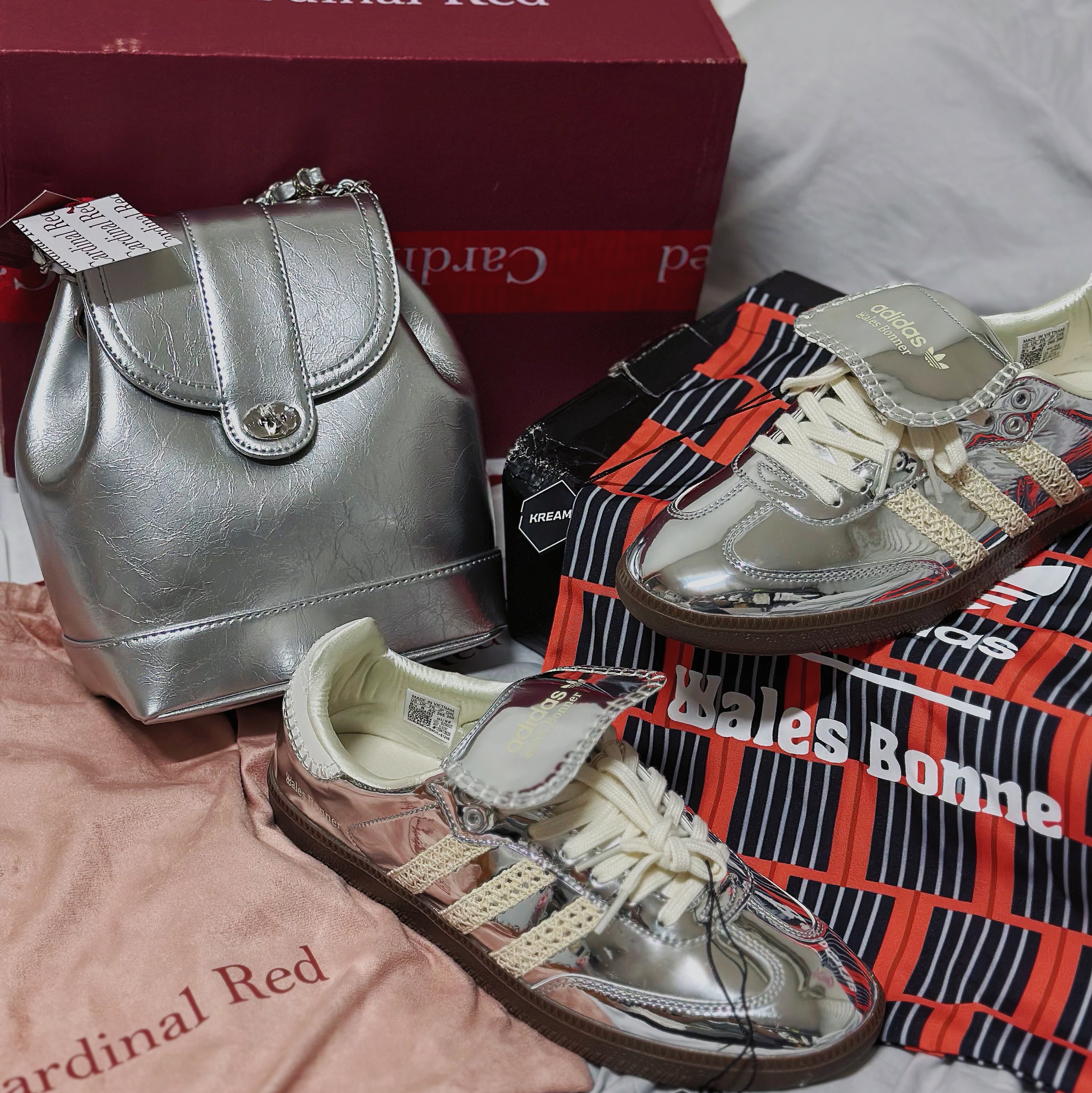 Adidas x Wales Bonner Samba Silver Metallic, Cardinal Red Hawoo-A Bag Silver 착용 스타일
