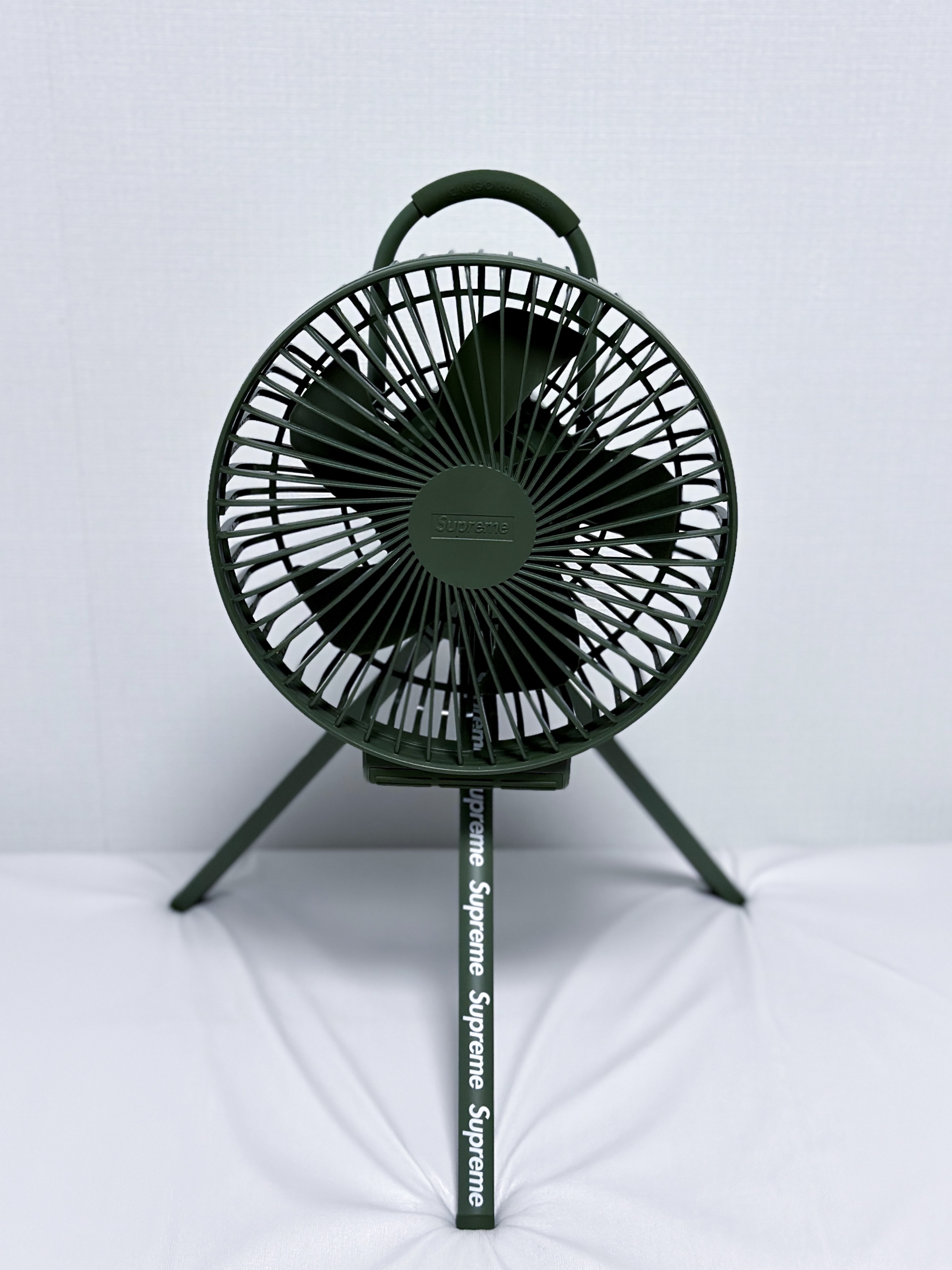 Supreme x Cargo Container Electric Fan Olive - 23FW 착용 스타일
