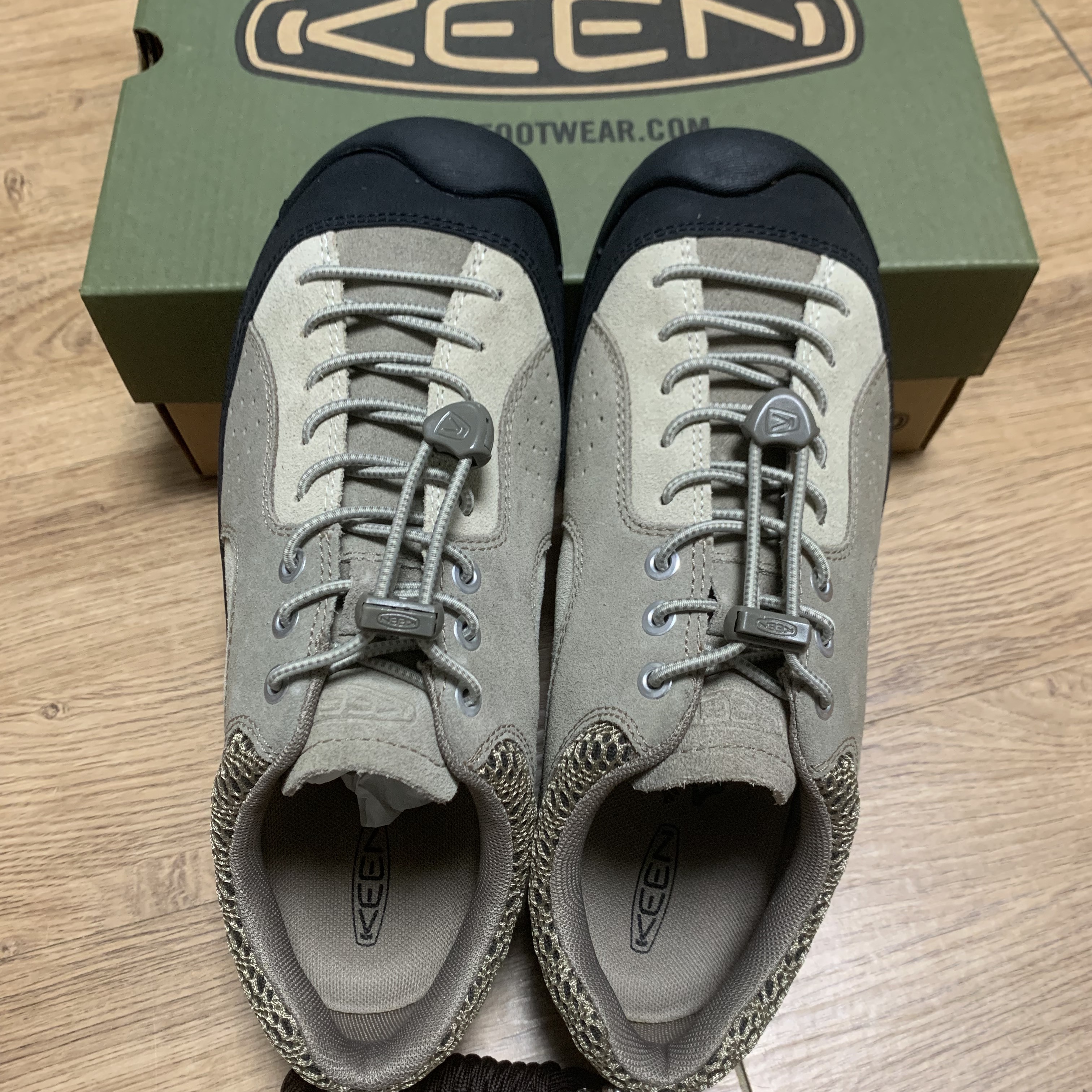 Keen x Hiking Patrol Jasper Rocks SP Sneakers Cuban Beige 착용 스타일 - 2