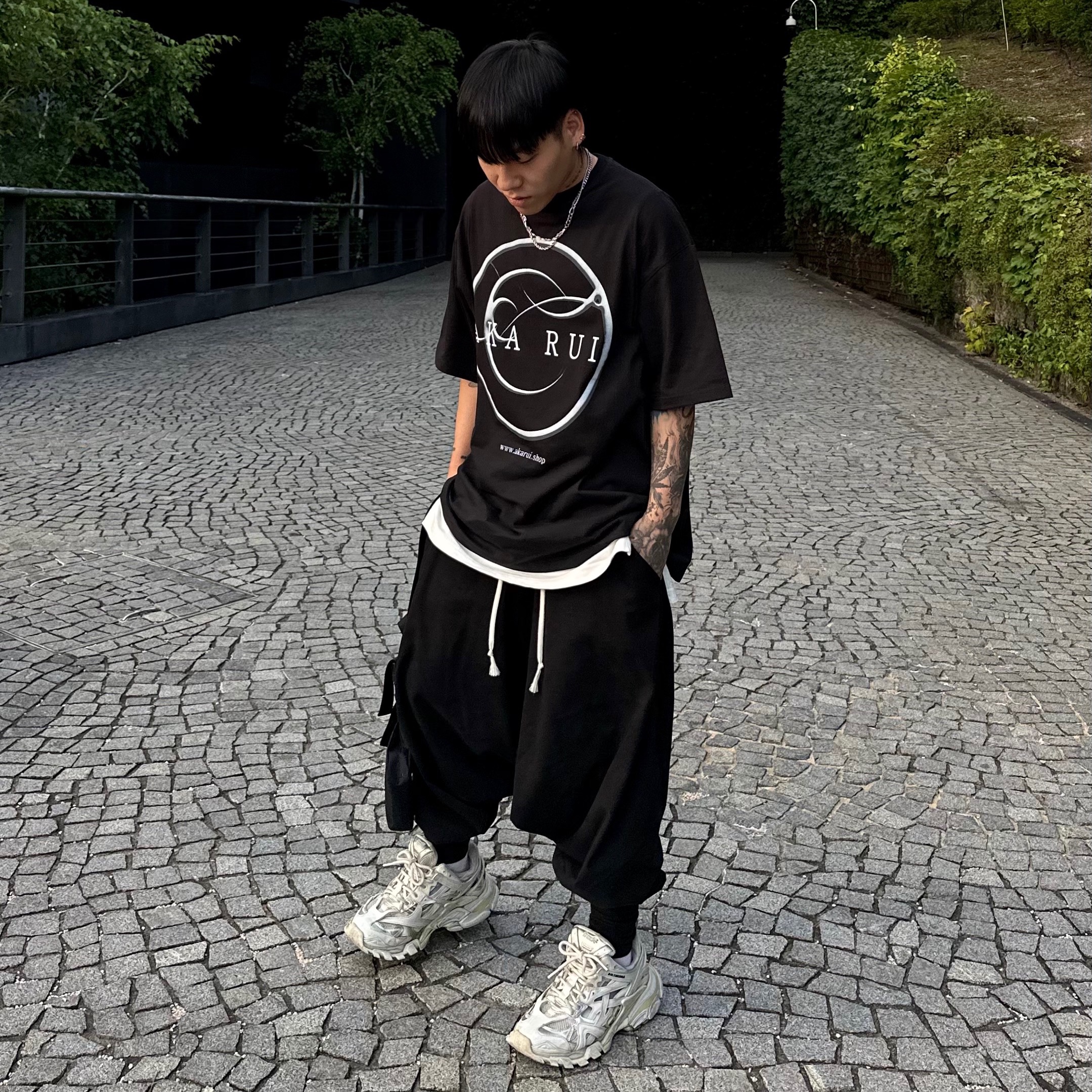 Balenciaga Track.2 Sneakers White 착용 스타일 - 1
