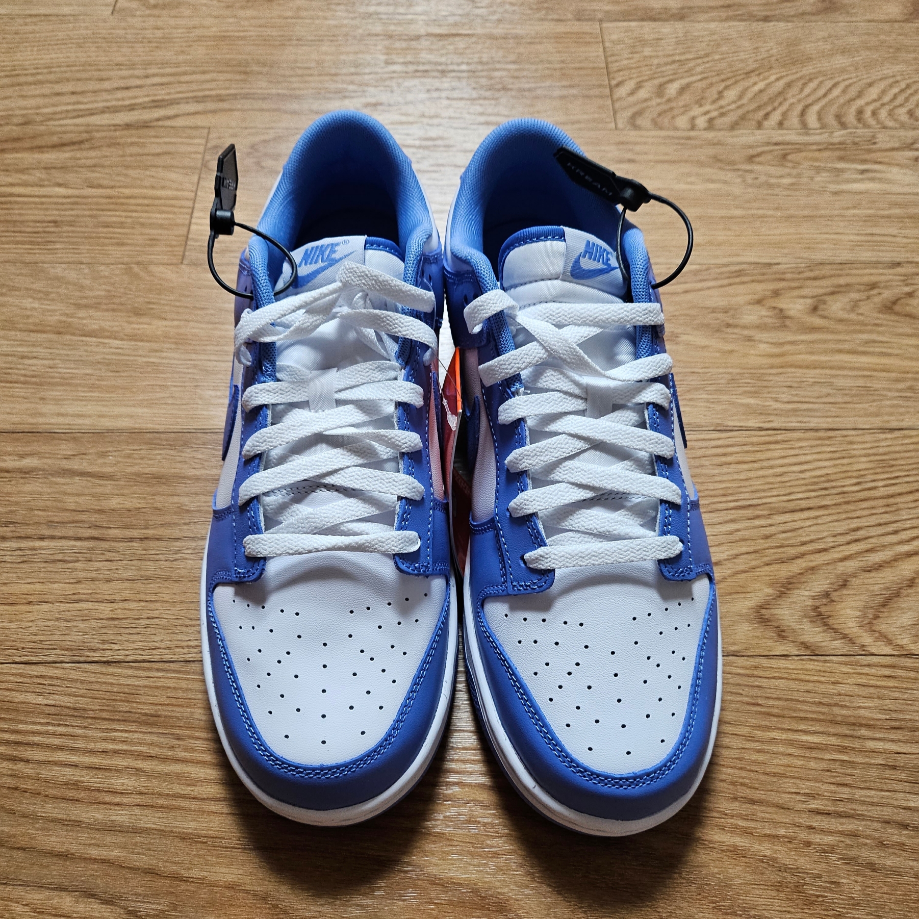 Nike Dunk Low Retro White Polar Blue 착용 스타일 - 2