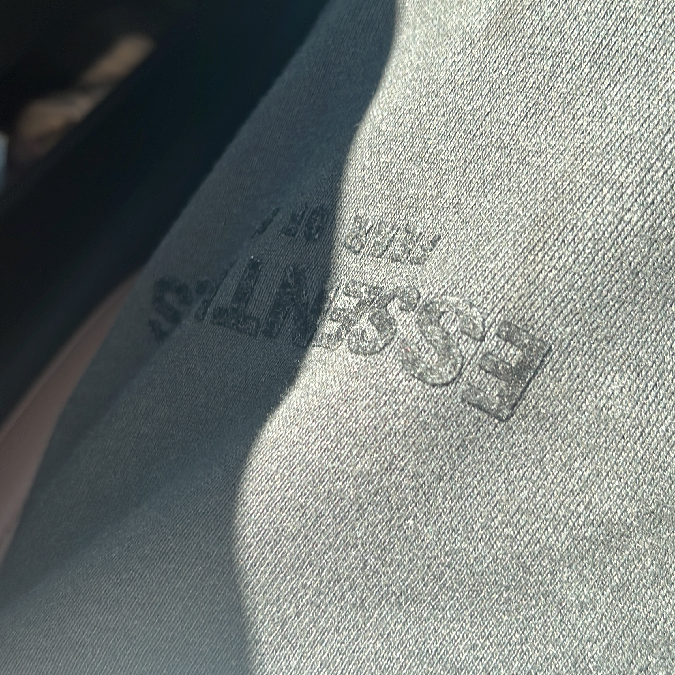 Essentials The Core Collection Relaxed Sweatpants Stretch Limo 착용 스타일