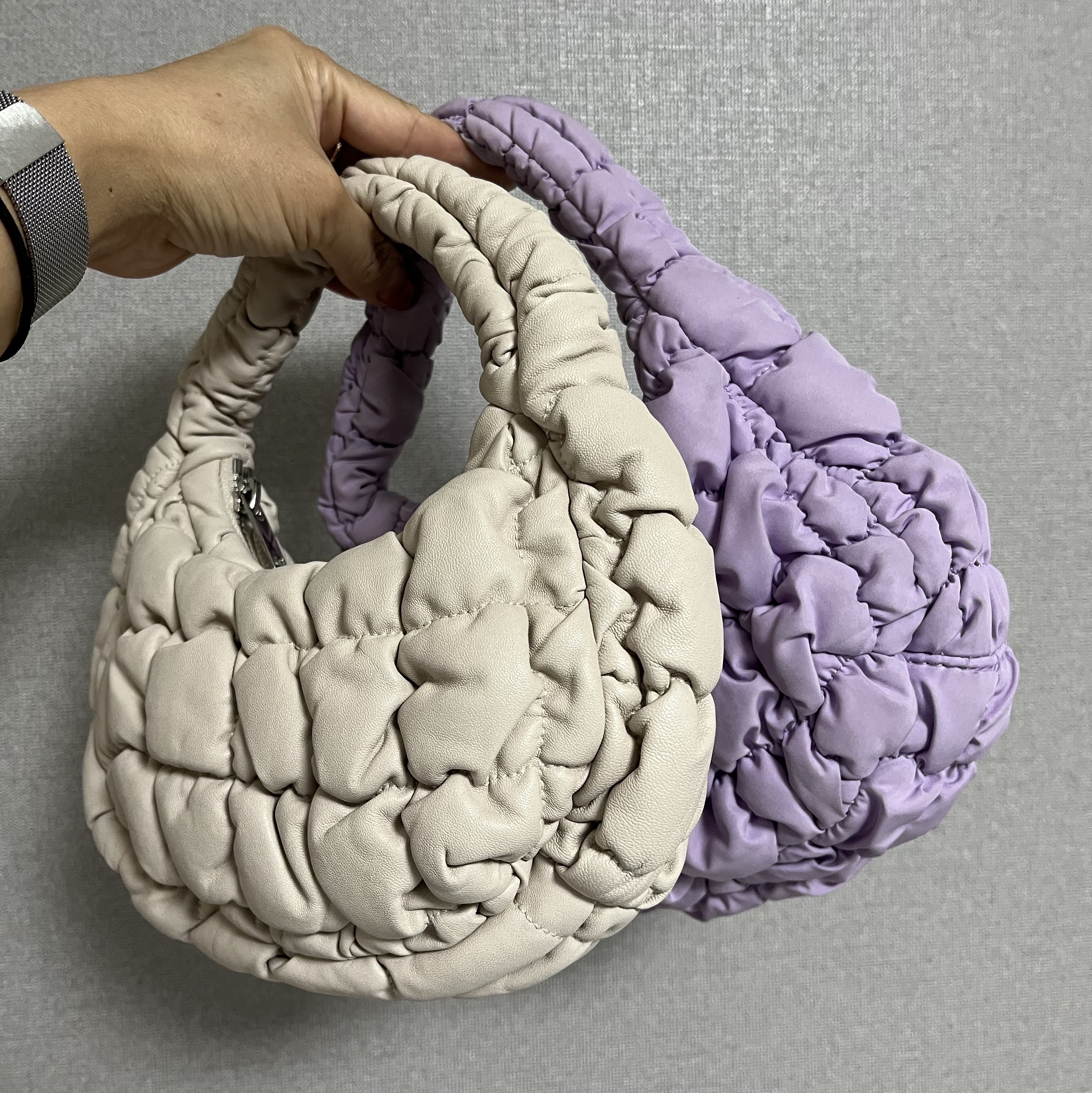 COS Quilted Micro Bag Leather White, COS Quilted Micro Bag Purple 착용 스타일