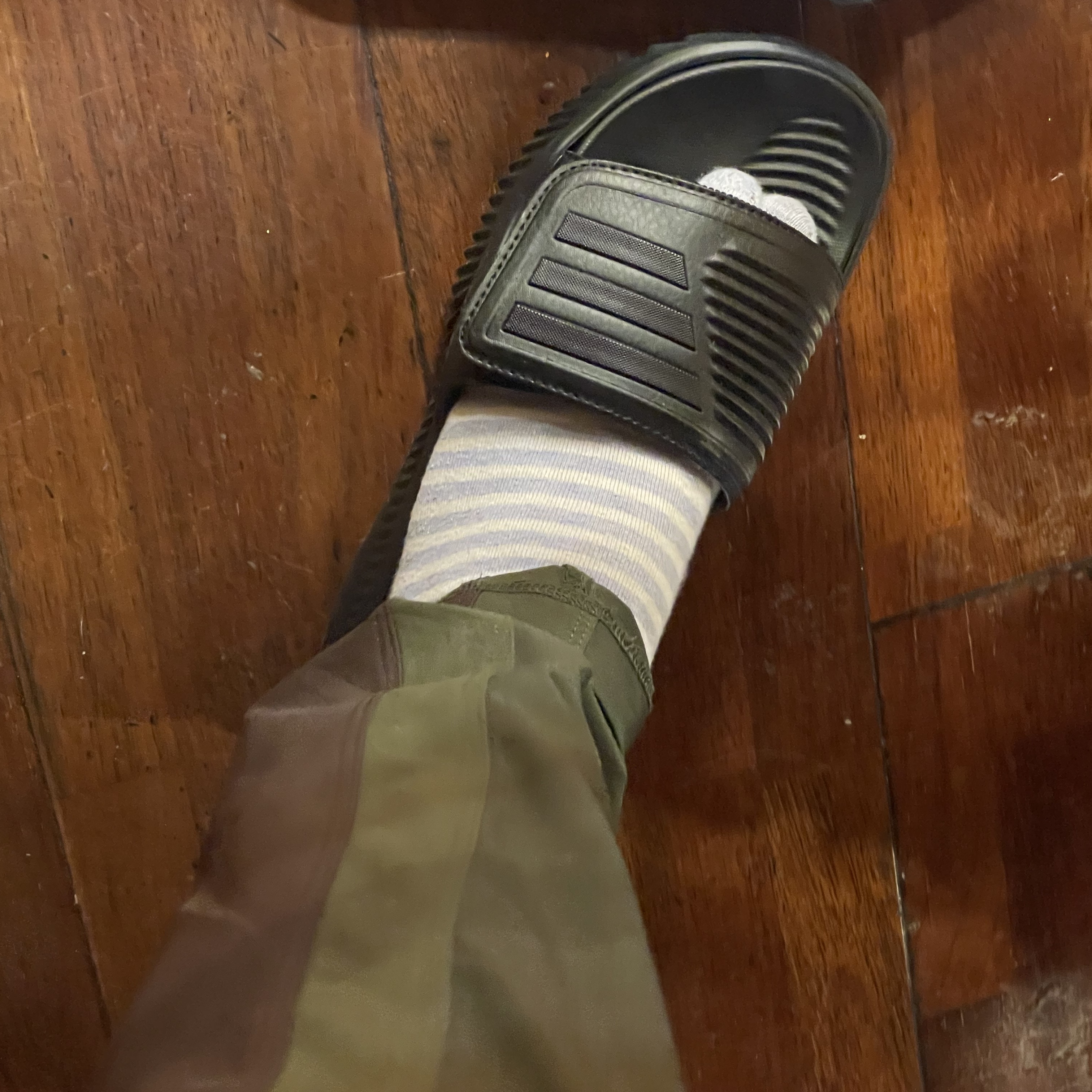 Adidas Alphabounce Slide Dark Blue 착용 스타일