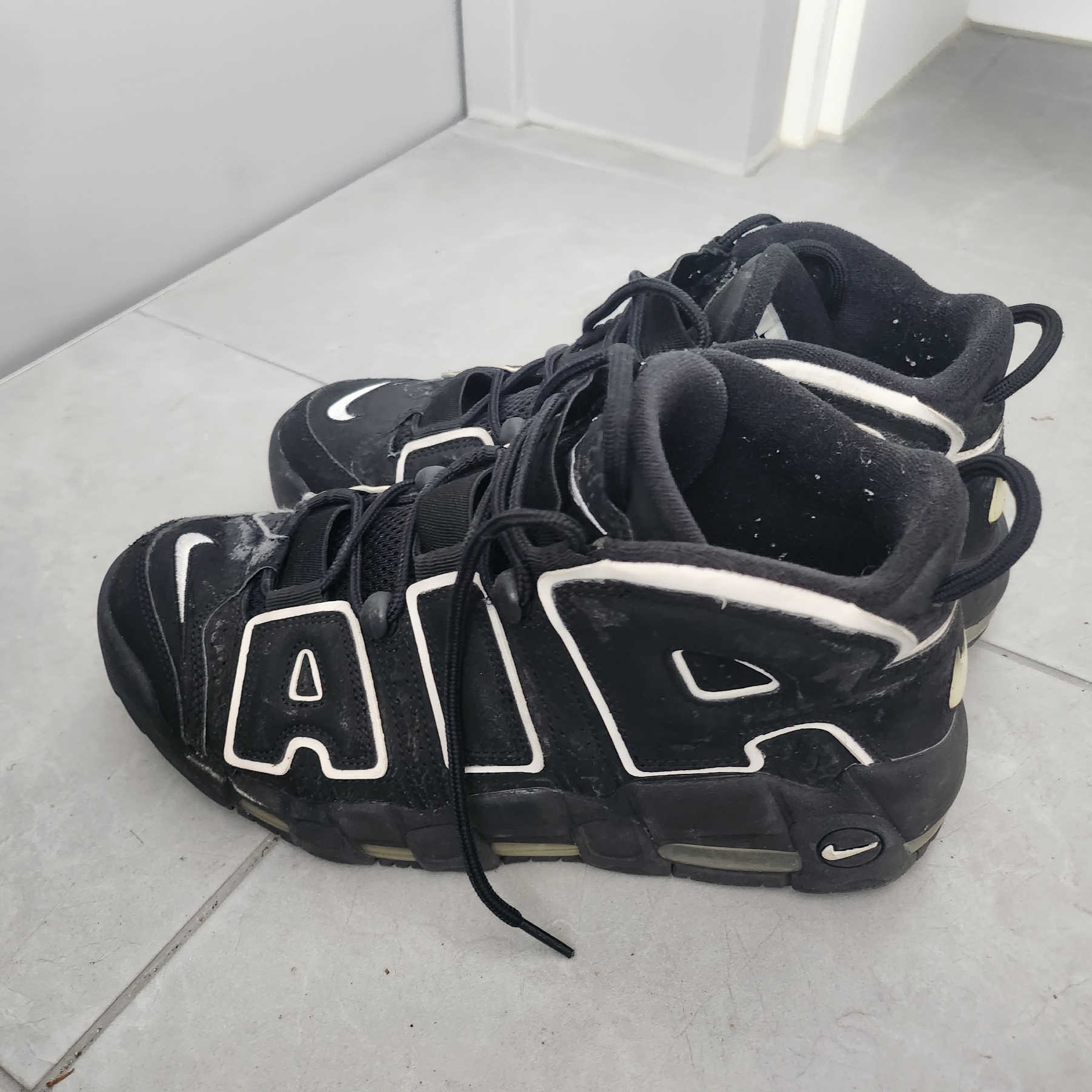 Nike Air More Uptempo Black White 2020 착용 스타일