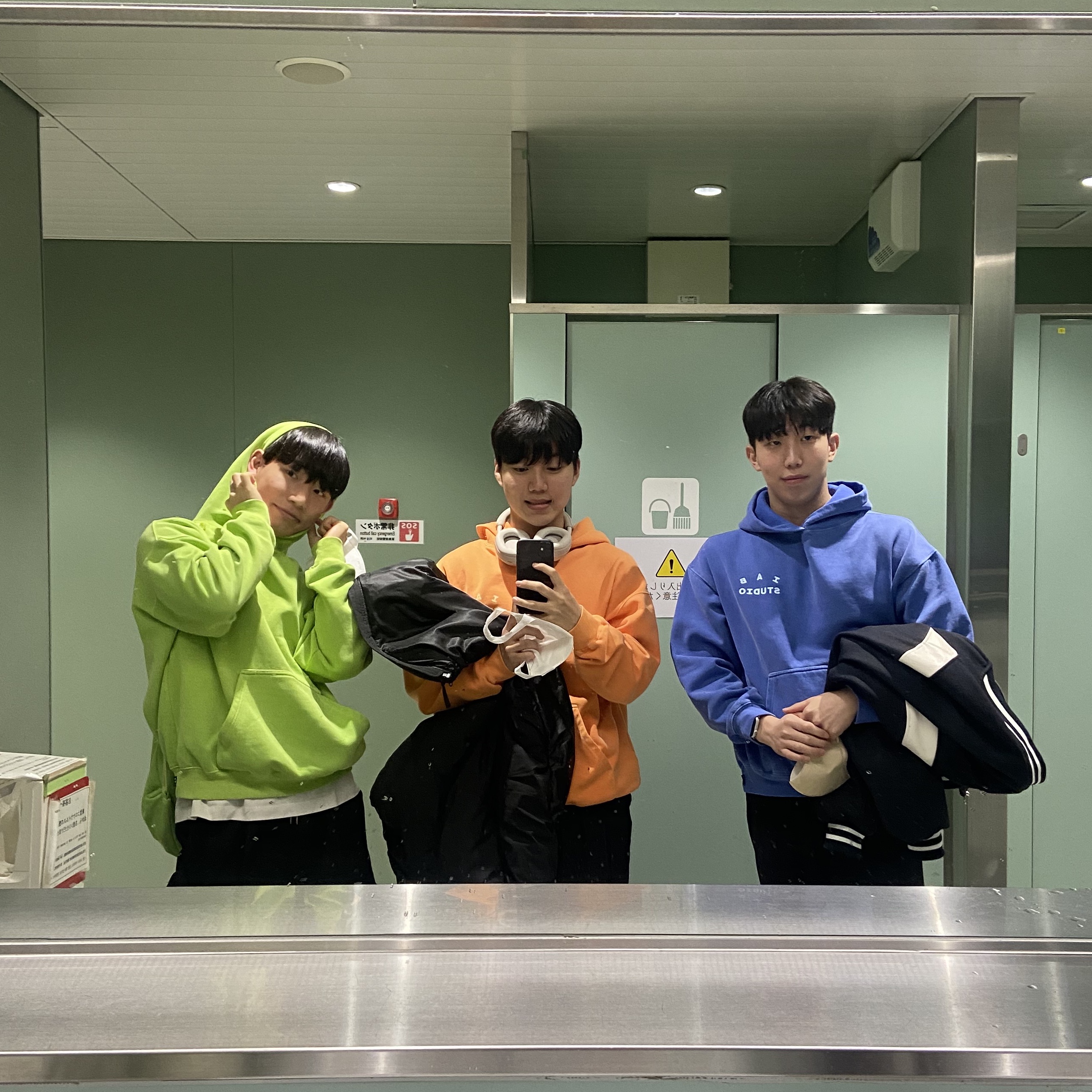 IAB Studio Pigment Hoodie & Sack Apple Green, IAB Studio Pigment Hoodie Salmon 착용 스타일