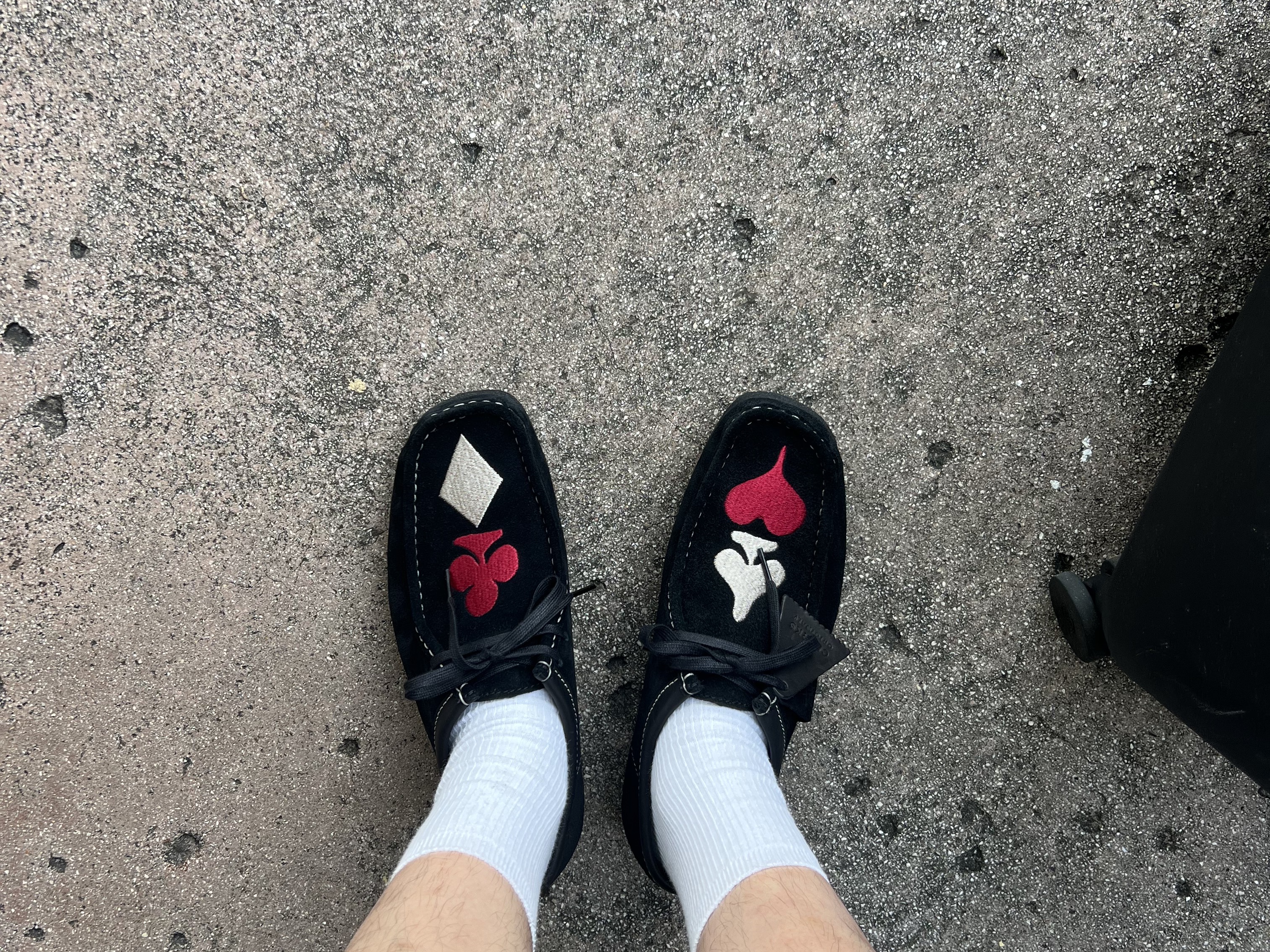 Clarks x Stussy Wallabee Black Suede 착용 스타일