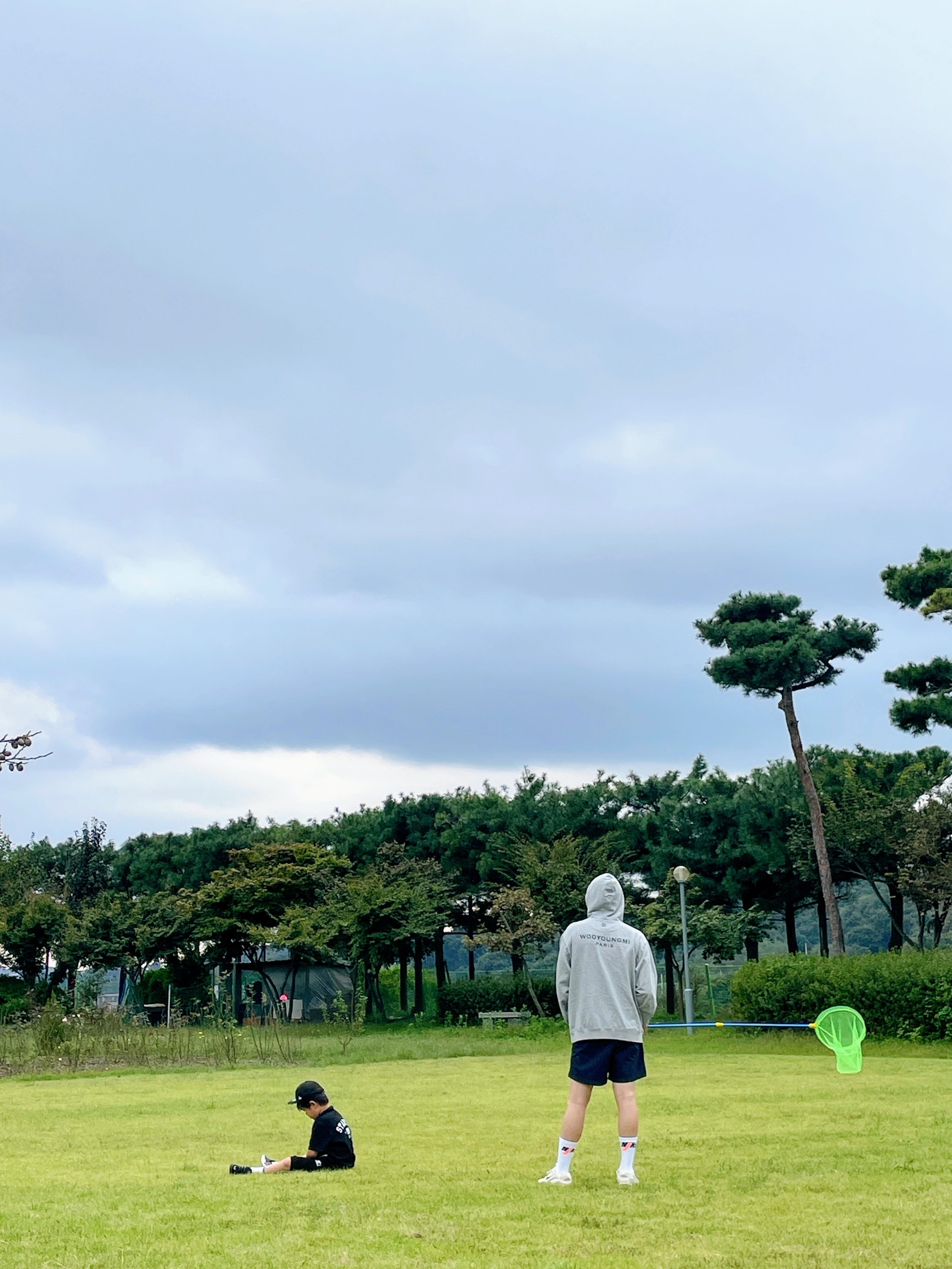 Wooyoungmi Cotton Back Logo Hooded Sweatshirt Grey - 23SS, Nike Everyday Plus Cushioned Crew Socks Multicolor (3 Pack/Korean Ver.) 착용 스타일 - 1
