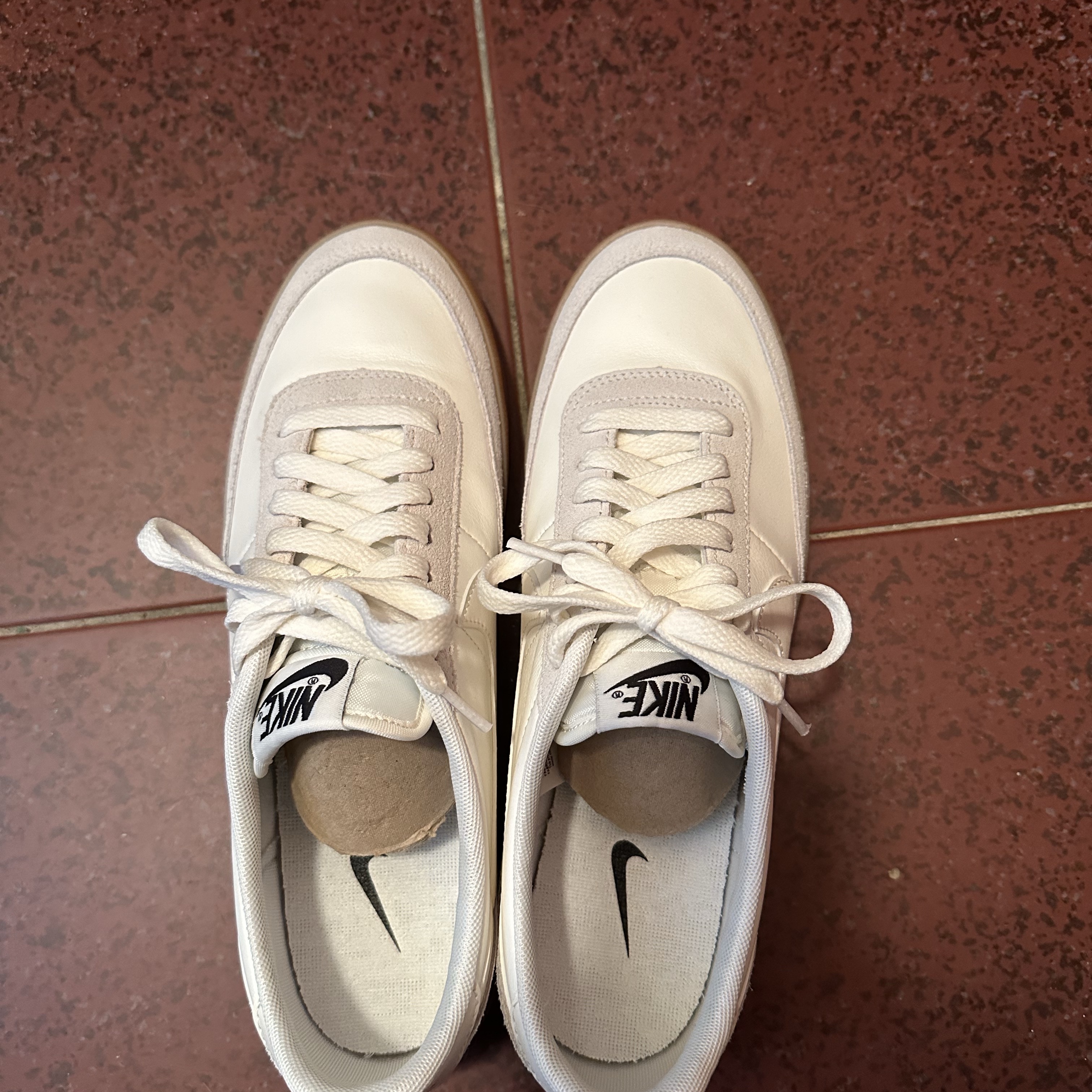 Nike Killshot 2 Leather Sail Gum 착용 스타일 - 2