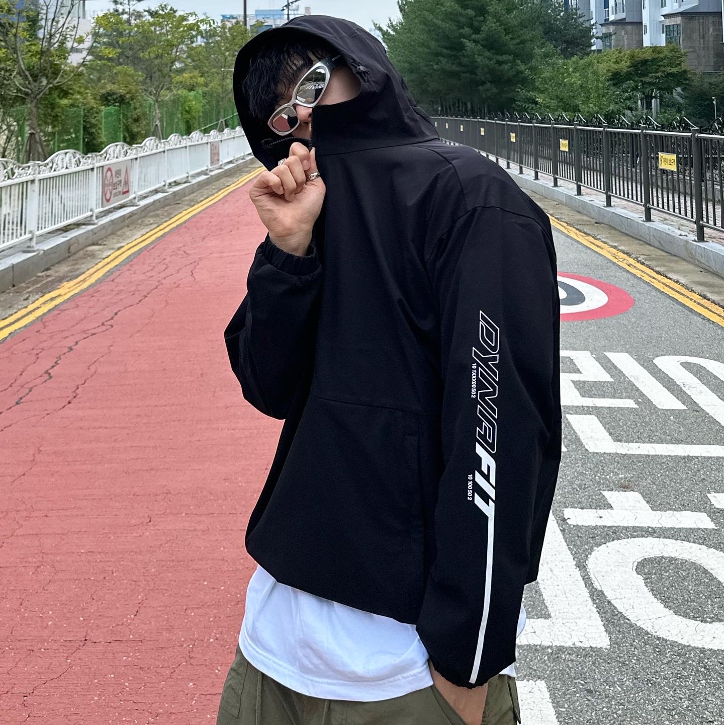 Balenciaga X-Pander Sneakers Red Silver 착용 스타일 - 4