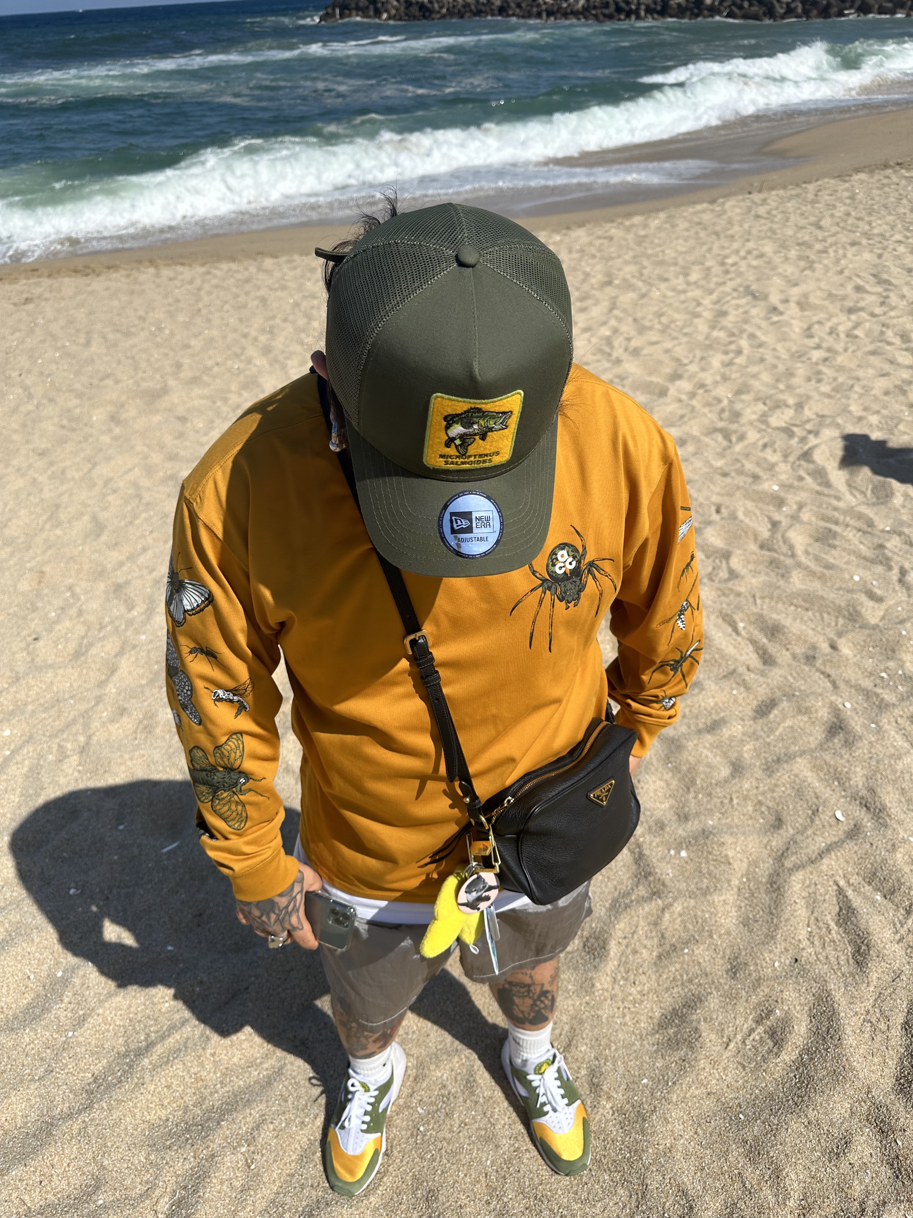 Nike ACG Insects Long-Sleeve T-Shirt Gold Suede - Asia, Stone Island B0643 Nylon Metal Swimming Trunk Light Grey - 21FW 착용 스타일