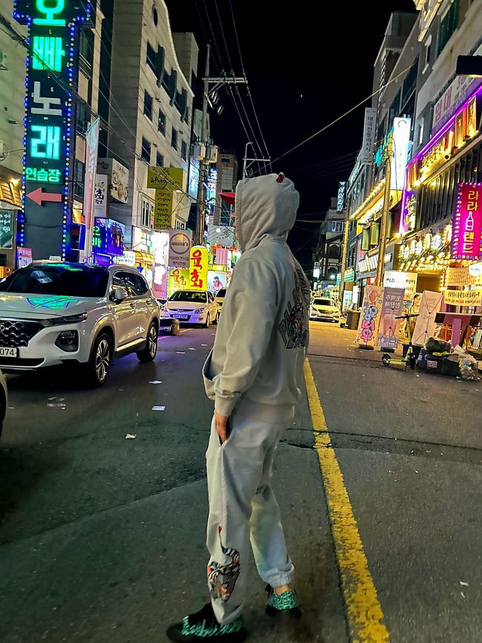 Palace Dragon P-3 Hood Grey - 22FW, Palace Dragon Sweatpants Black - 22FW 착용 스타일 - 4
