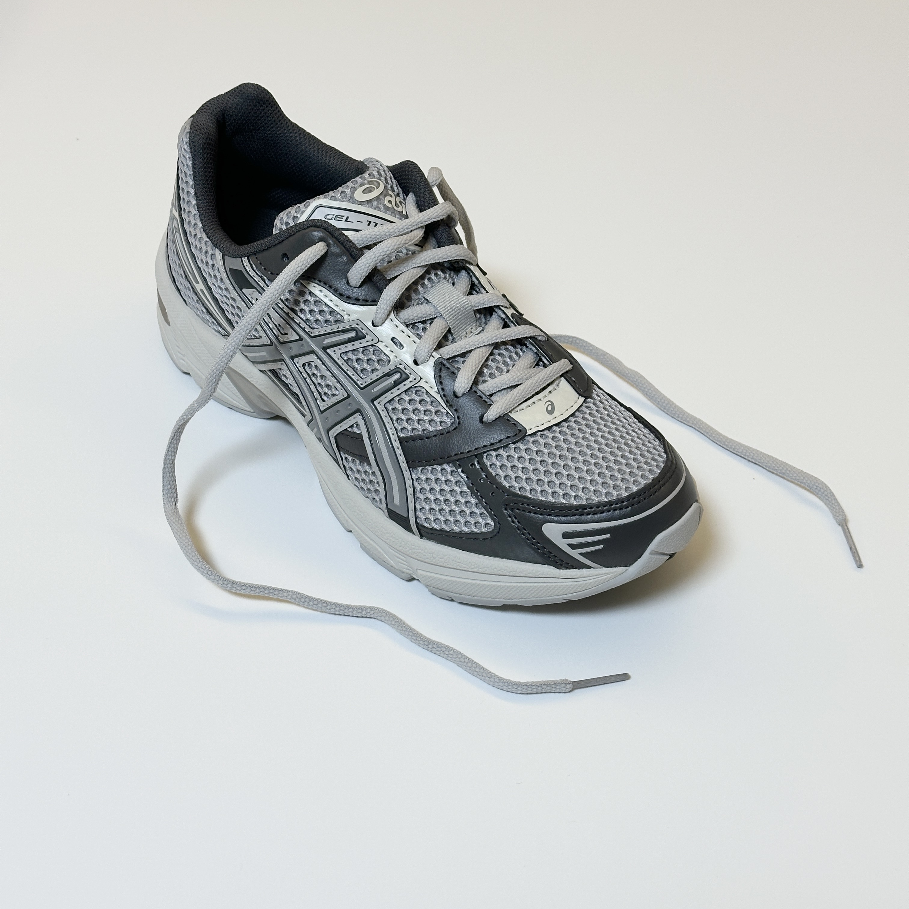 Asics Gel-1130 Oyster Grey Clay Grey 착용 스타일 - 1