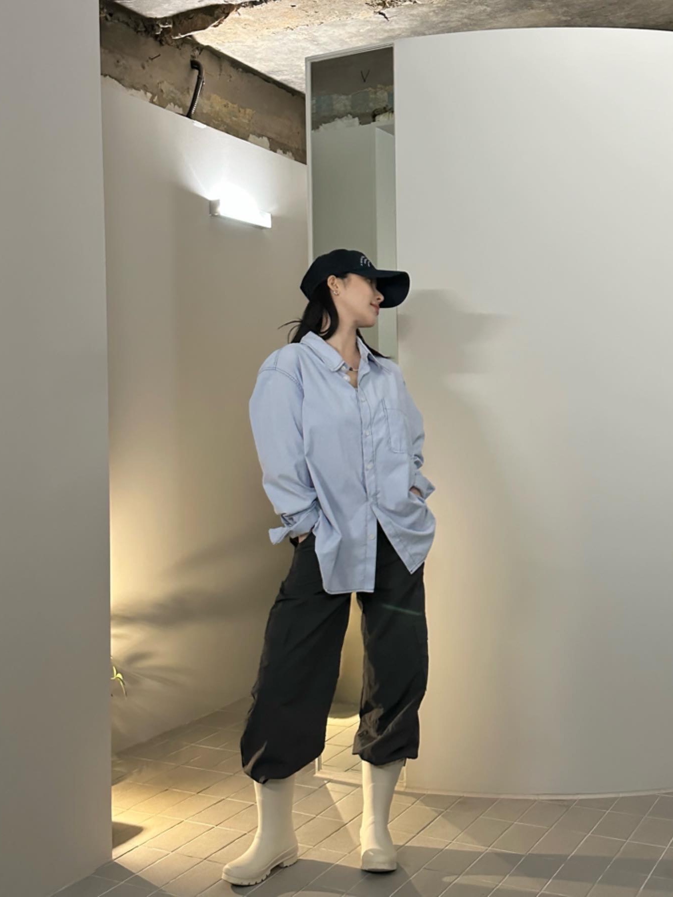(W) Rockfishweatherwear Original Short Rain Boots Ivory 착용 스타일 - 2