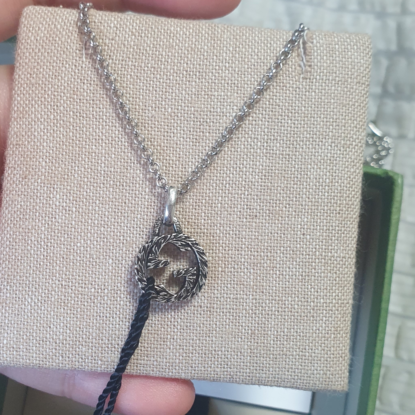 Gucci Interlocking G Pendant Necklace Silver 착용 스타일