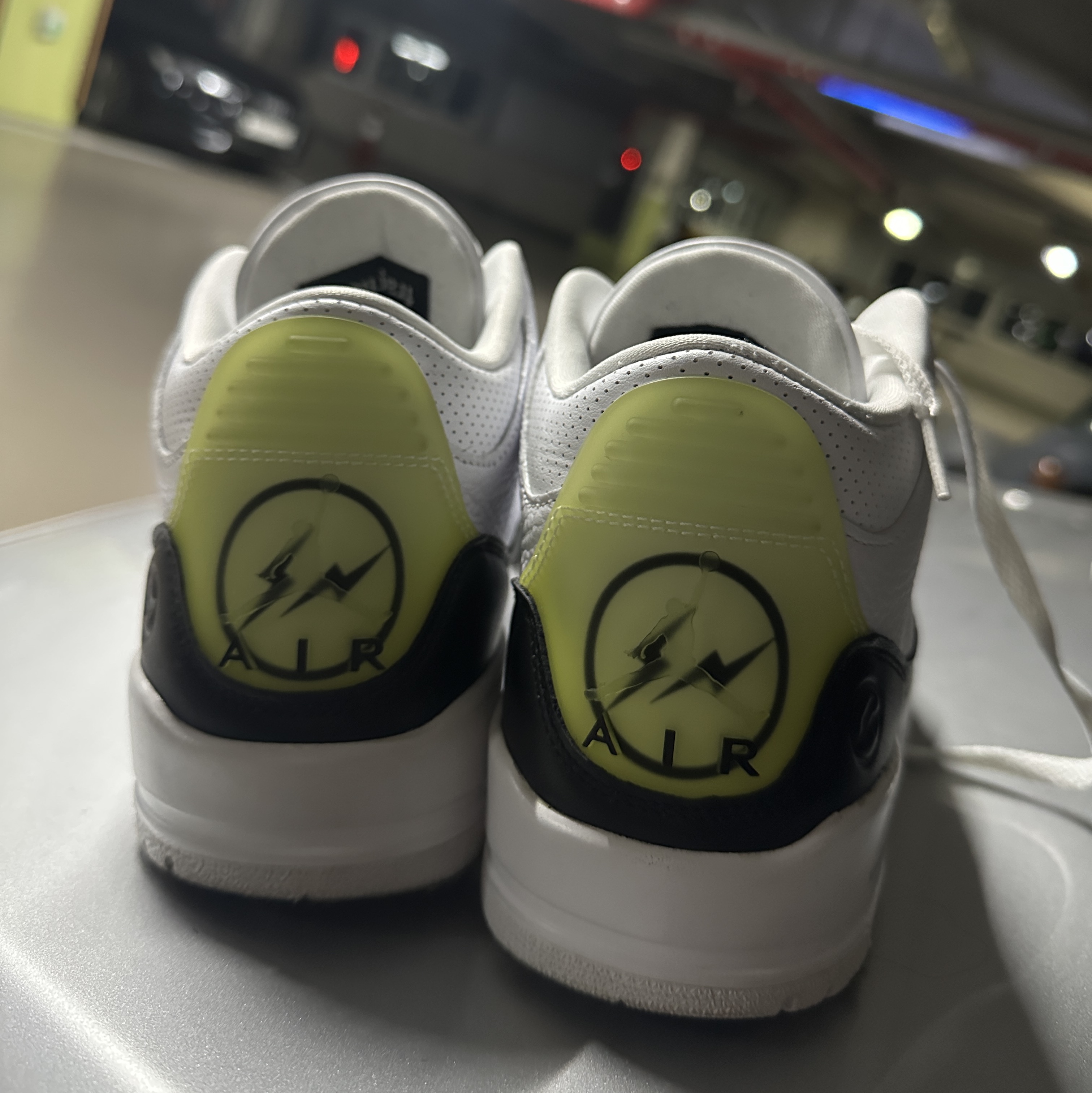 Jordan 3 x Fragment Retro SP White Black 착용 스타일 - 3