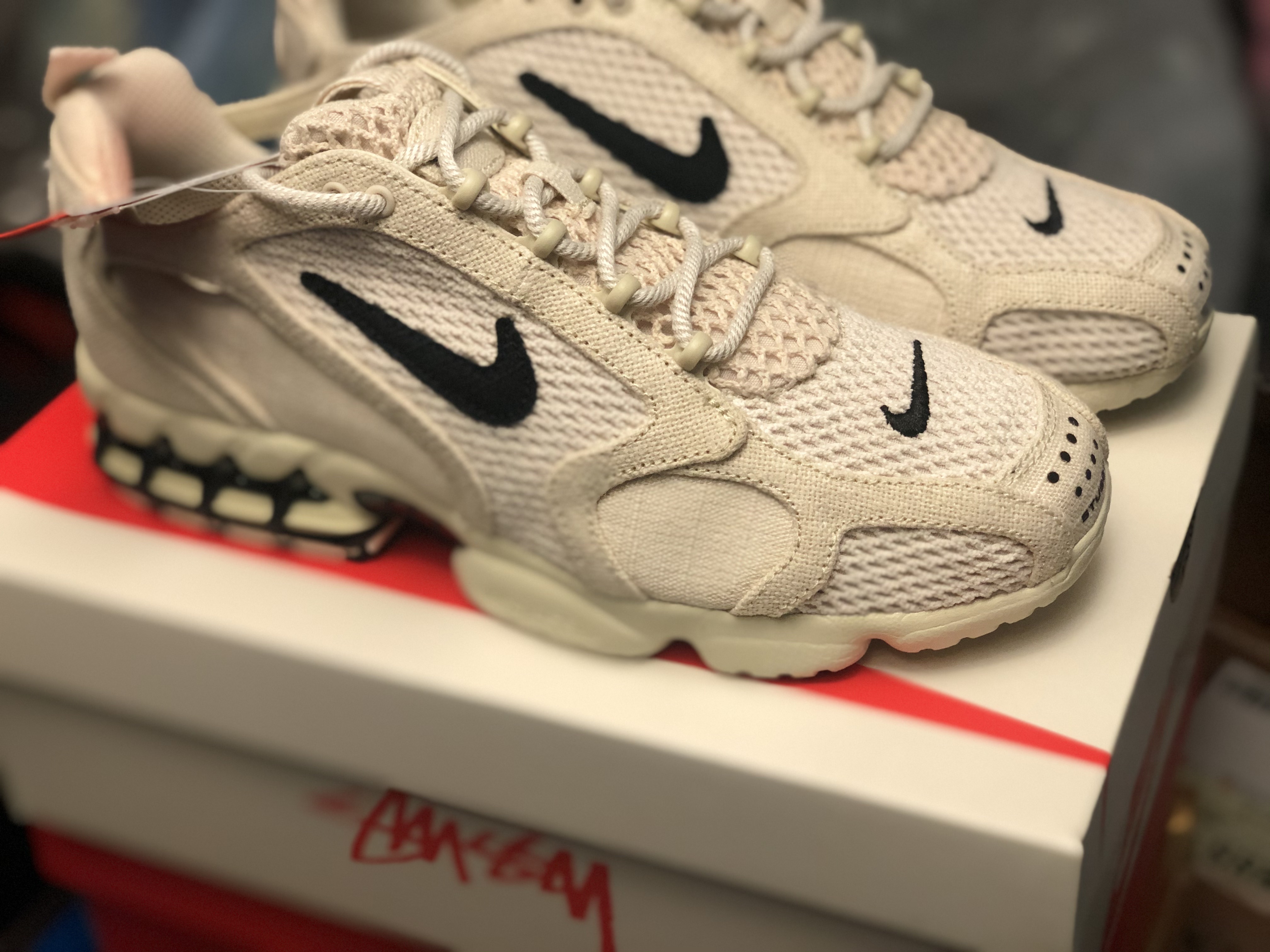 Nike x Stussy Air Zoom Spiridon Cage 2 Fossil 착용 스타일