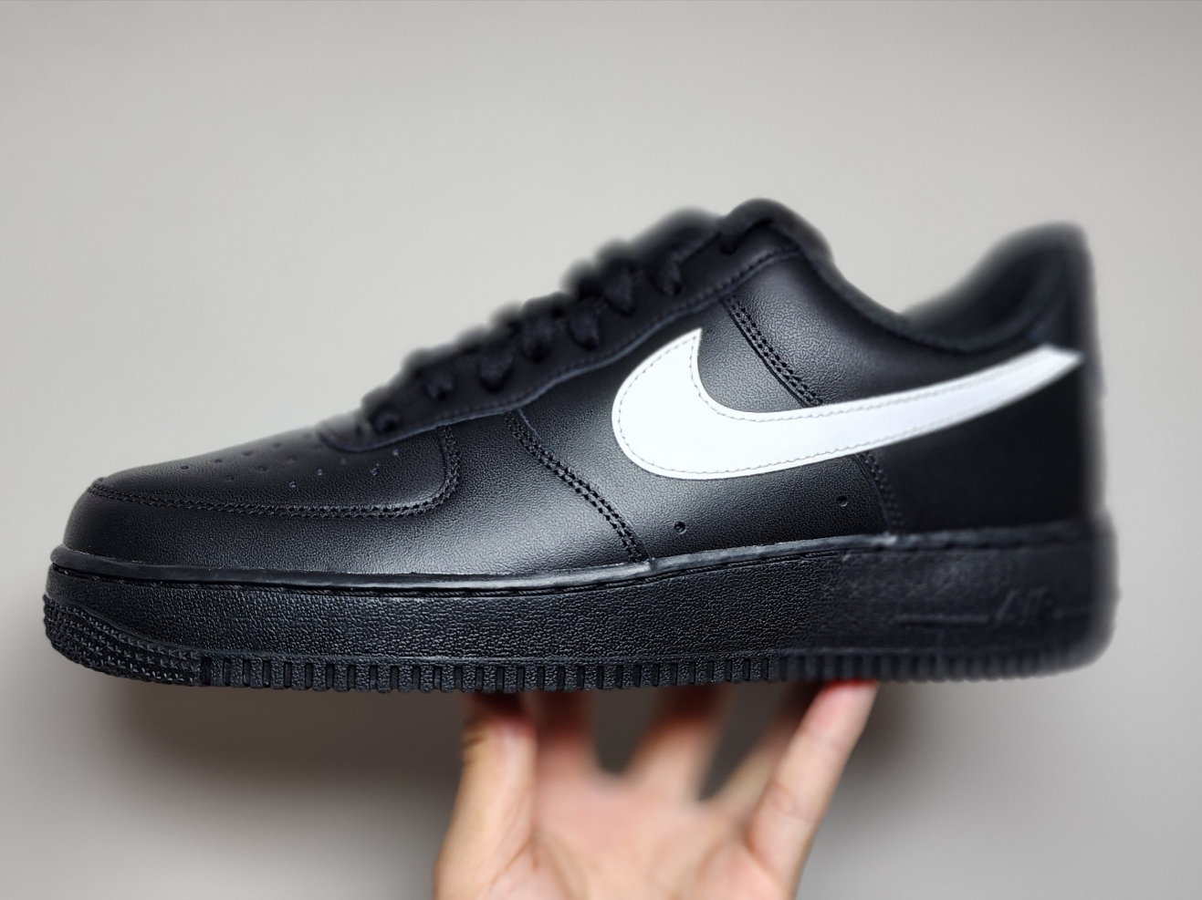 Nike Air Force 1 '07 Black White 착용 스타일