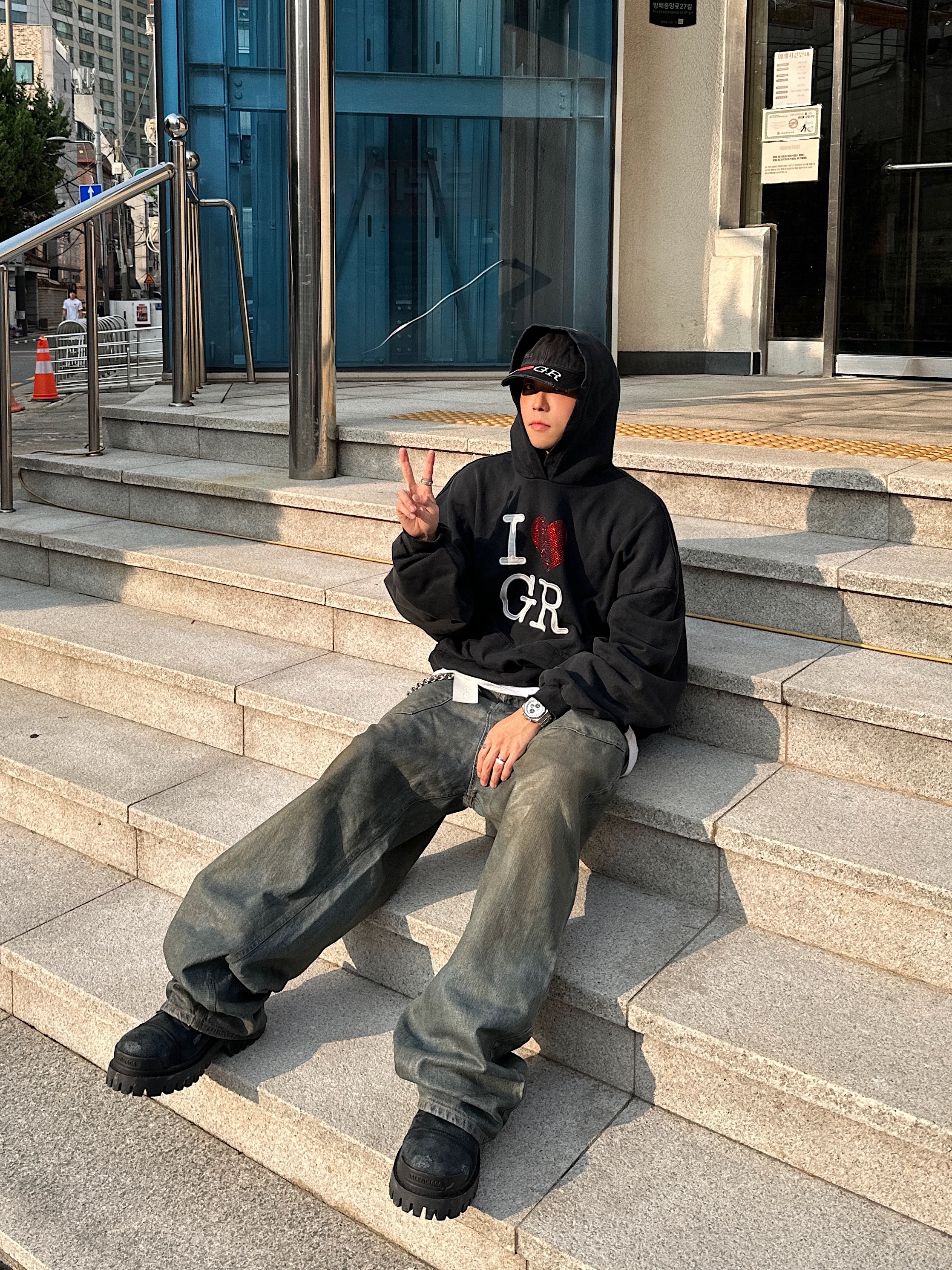 Project G/R I Love GR Hoodie Black - Haus of GR Exclusive, Project G/R Coated Backward Denim Pants Blue 착용 스타일 - 1
