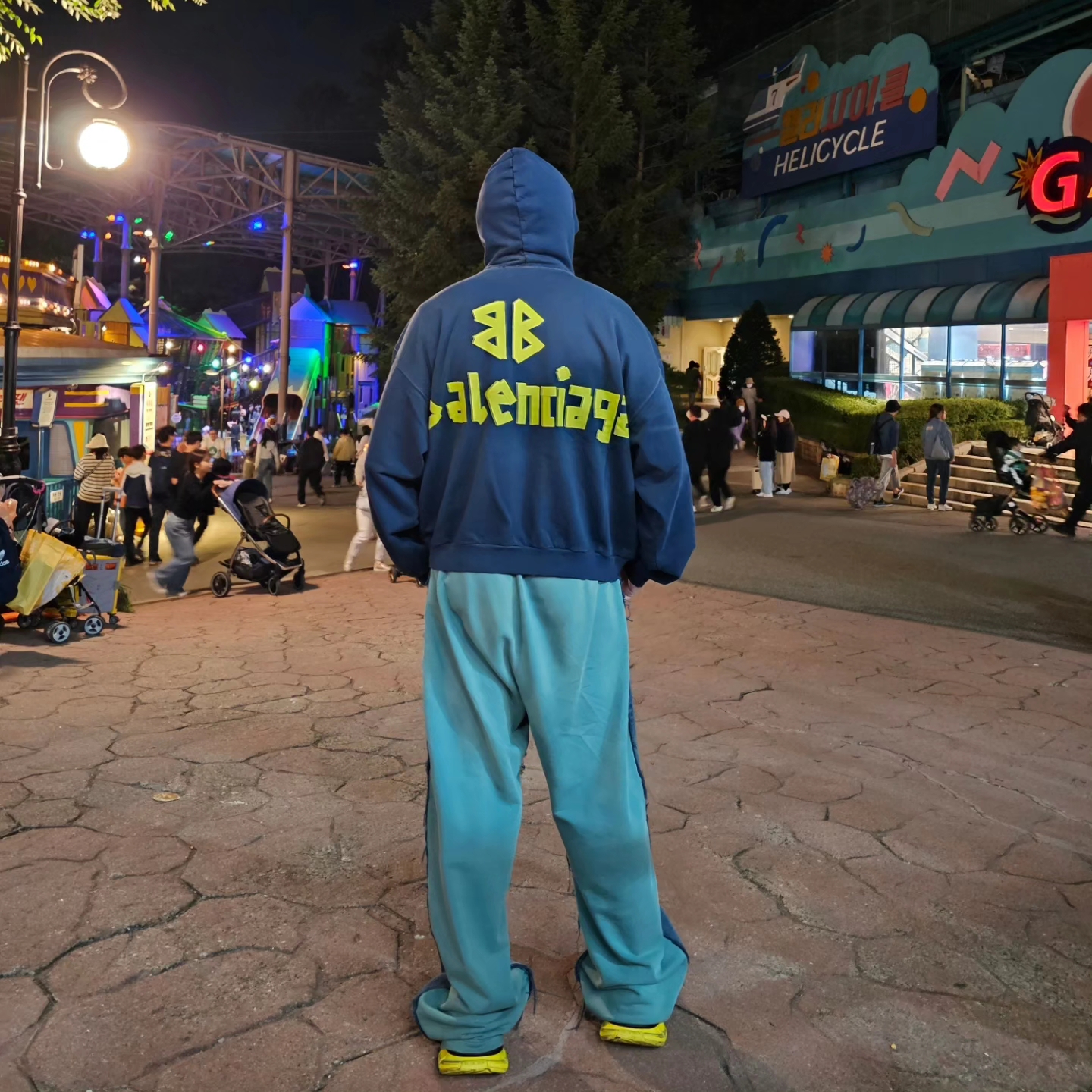 Balenciaga Tape Type Ripped Pocket Hoodie Large Fit Navy Blue, Balenciaga 3XL Sneakers Yellow Black 착용 스타일 - 4