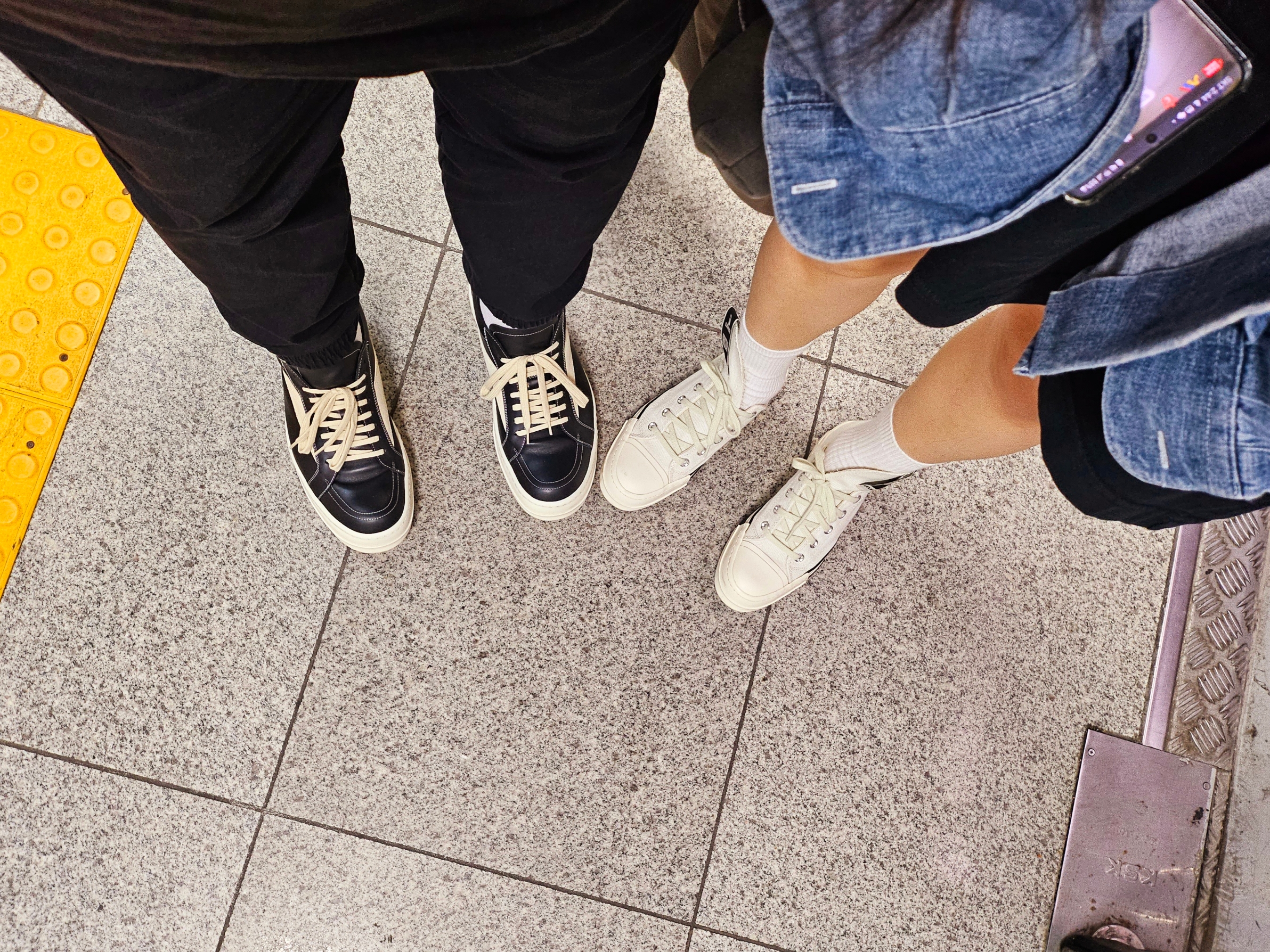Rick Owens Luxor Vintage Sneakers Black Milk, Converse x Drkshdw Drkstr Chuck 70 Ox White 착용 스타일 - 4