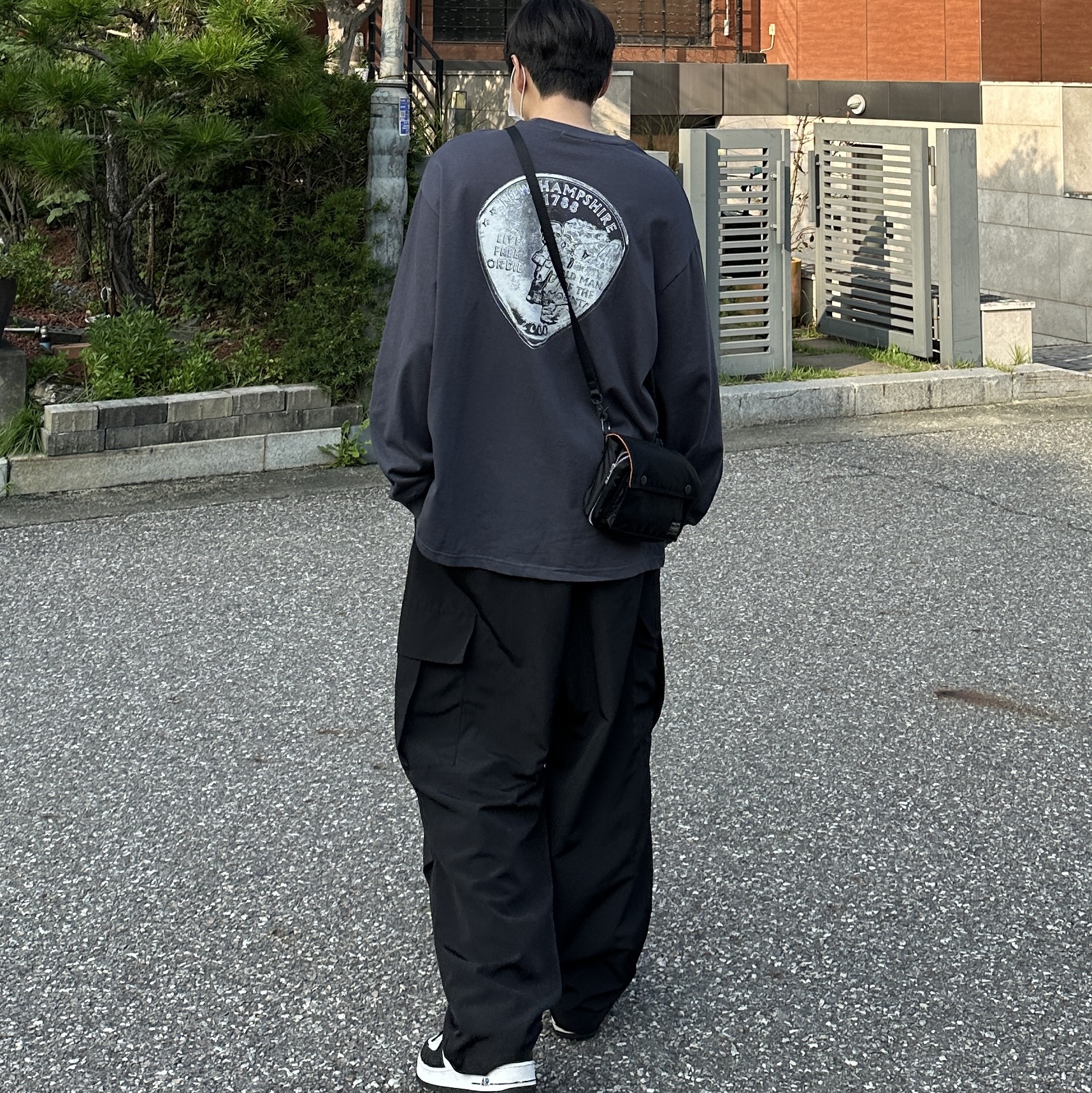 Porter Tanker Shoulder Bag Black, Nike x Stussy Air Force 1 '07 Mid SP Black and Light Bone 착용 스타일