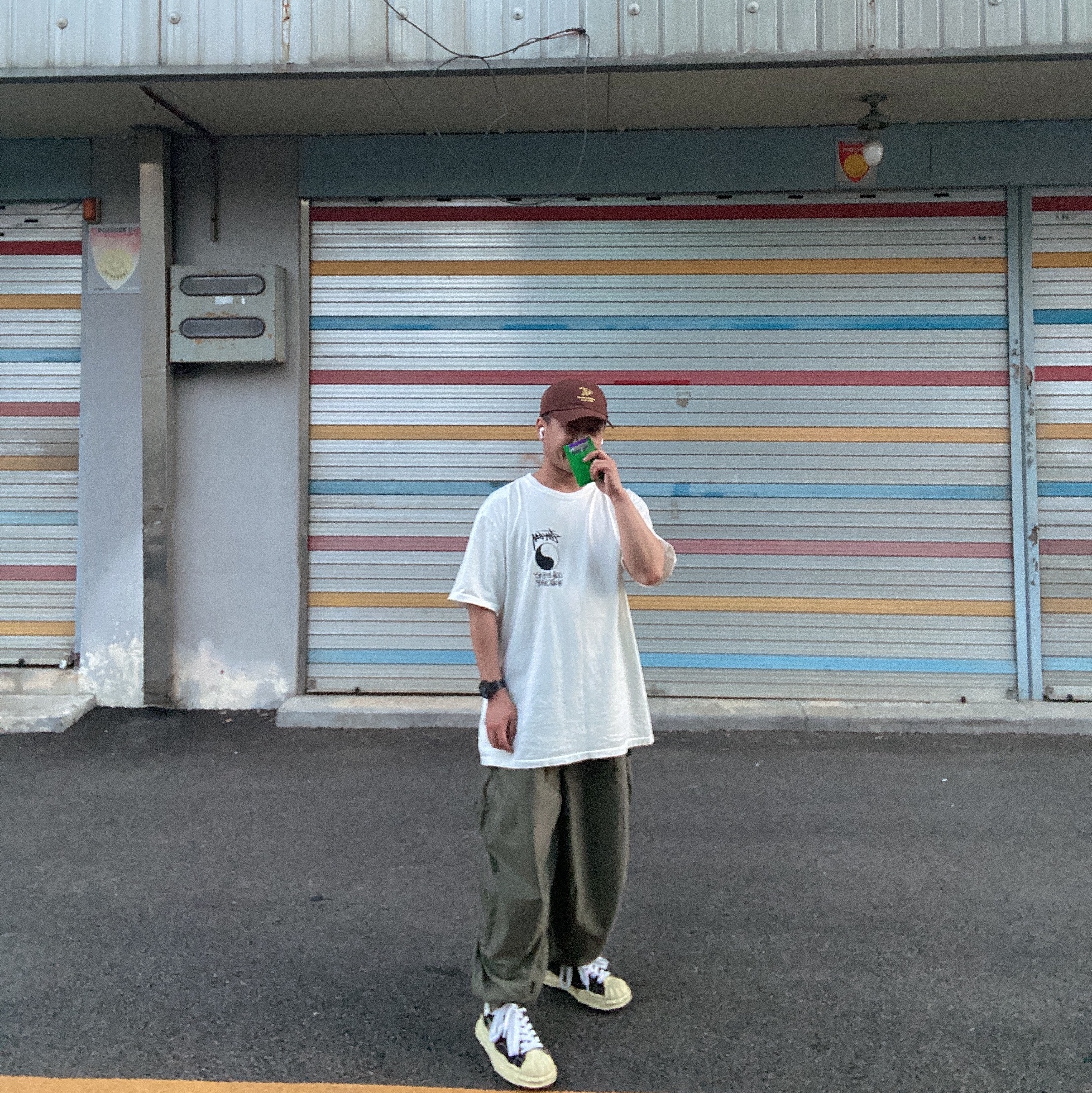 Maison Mihara Yasuhiro Blakey VL OG Sole Canvas Low-top Sneakers Black, Stussy x Our Legacy Frame Pigment Dyed T-Shirt Natural 착용 스타일