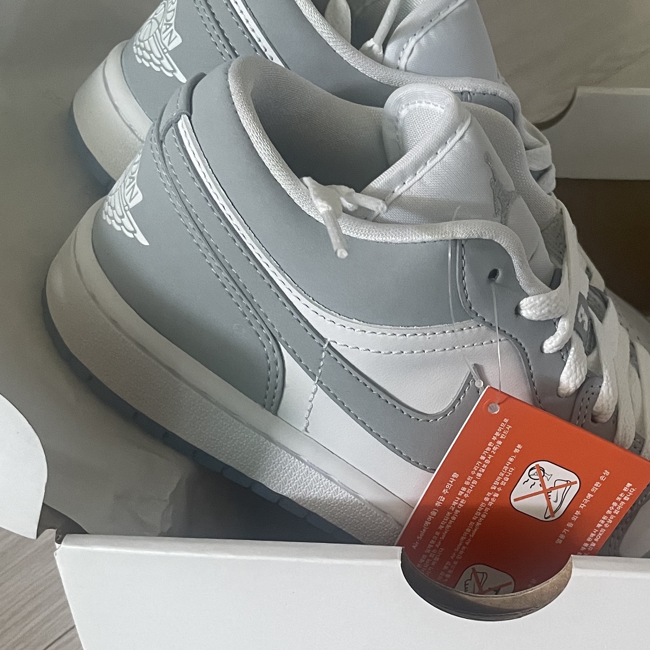 (W) Jordan 1 Low White Wolf Grey 착용 스타일 - 3