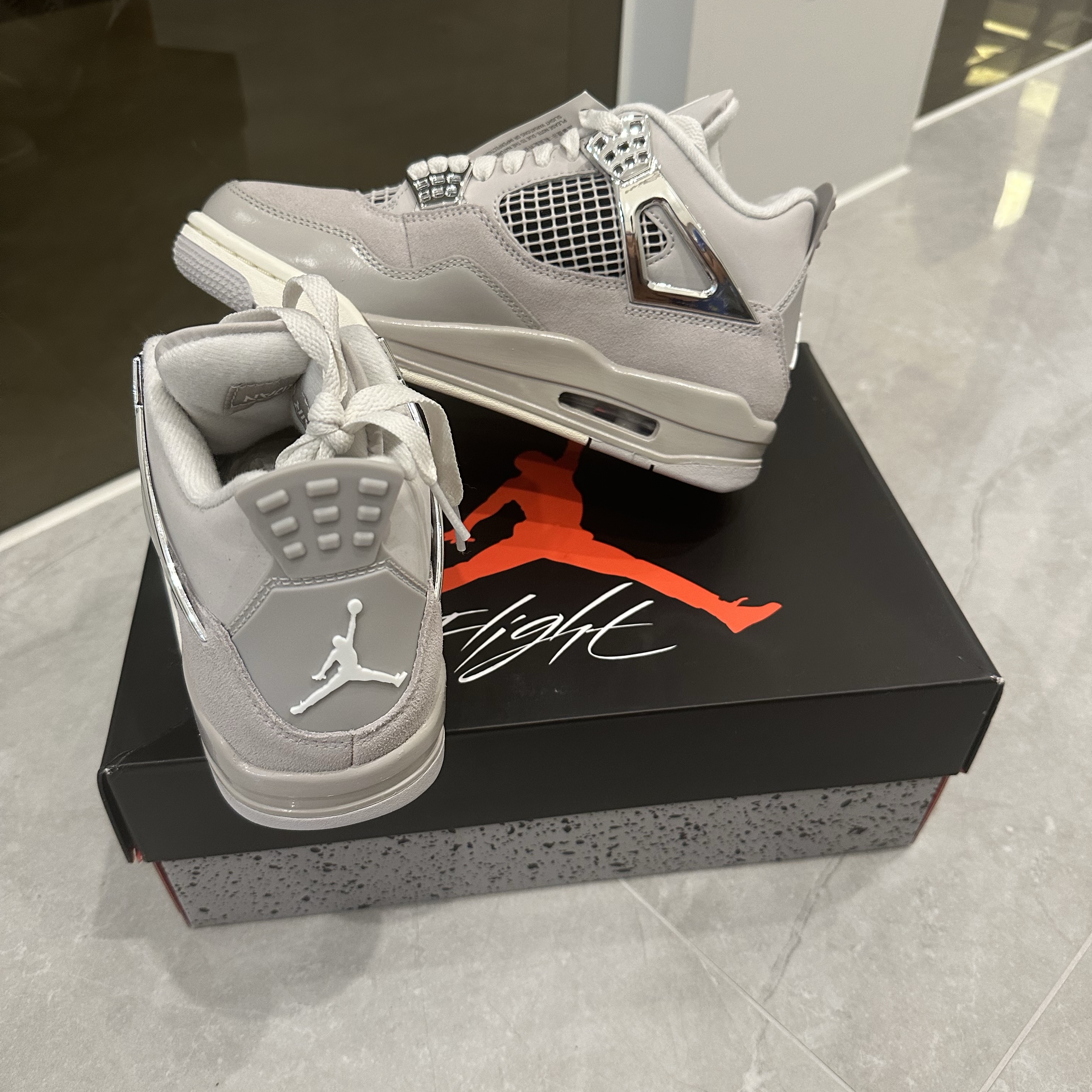 (W) Jordan 4 Retro Frozen Moments 착용 스타일 - 3