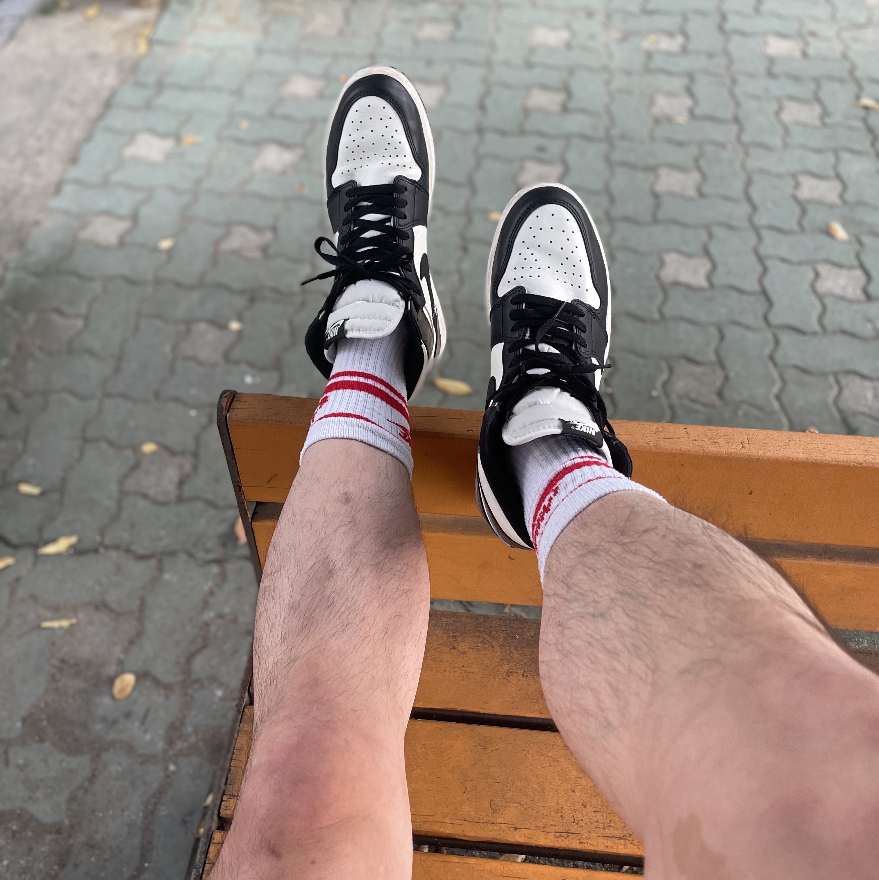 Jordan 1 Retro High OG Black Mocha 착용 스타일 - 1