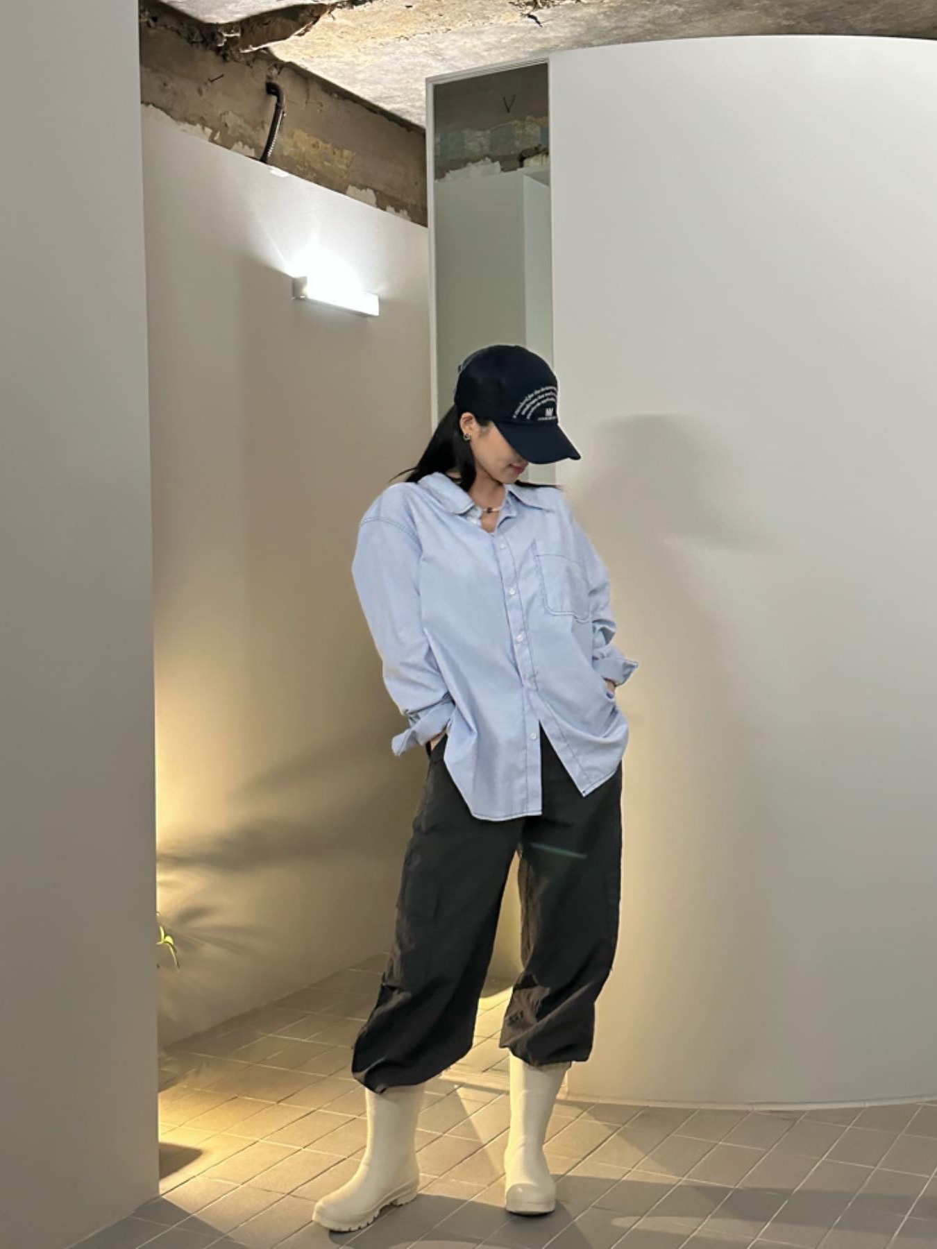 (W) Rockfishweatherwear Original Short Rain Boots Ivory 착용 스타일 - 1