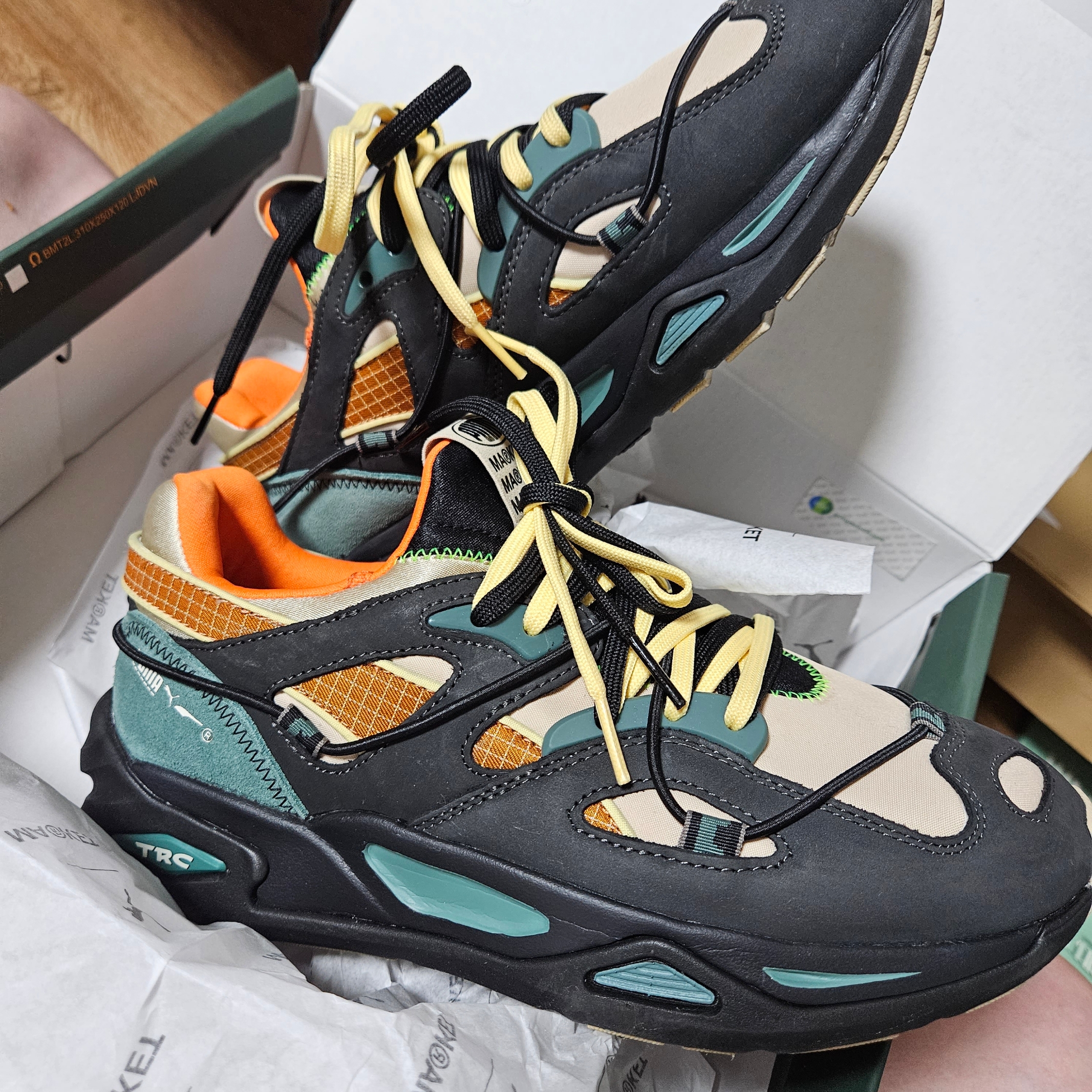 Puma x Market TRC Blaze Flint Gray Phantom Black 착용 스타일 - 3