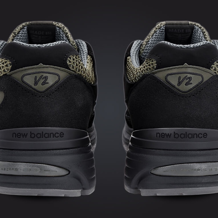 New Balance x Stone Island 991v2 Made in UK Black Olive Night 착용 스타일 - 3