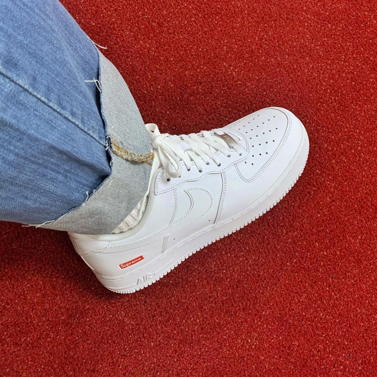 Nike x Supreme Air Force 1 Low White 착용 스타일 - 2
