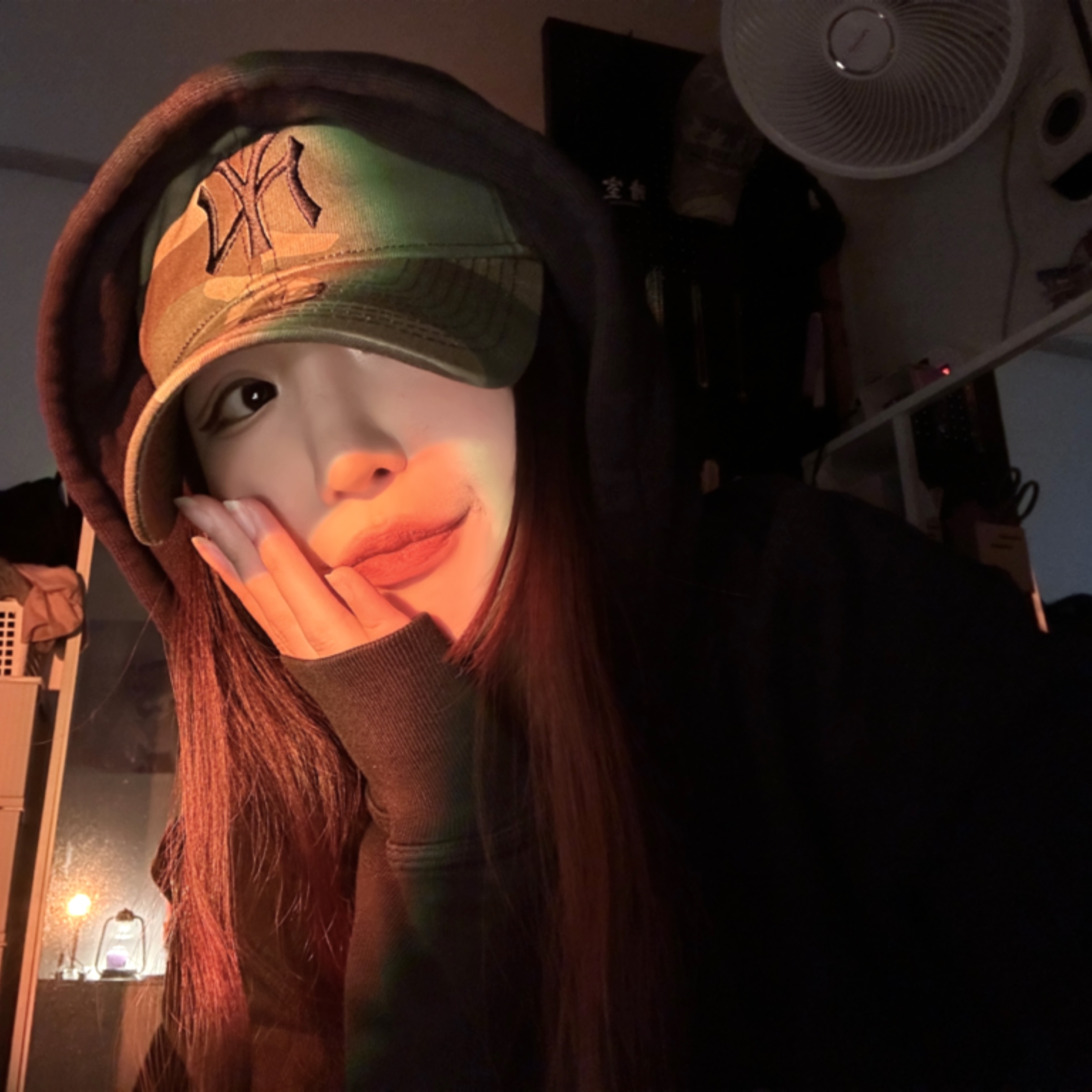 Stussy Basic Stussy Pigment Dyed Hoodie Black, Thisisneverthat x New Era x MLB New York Yankees Unstructured Ball Cap Woodland Camo 착용 스타일 - 2