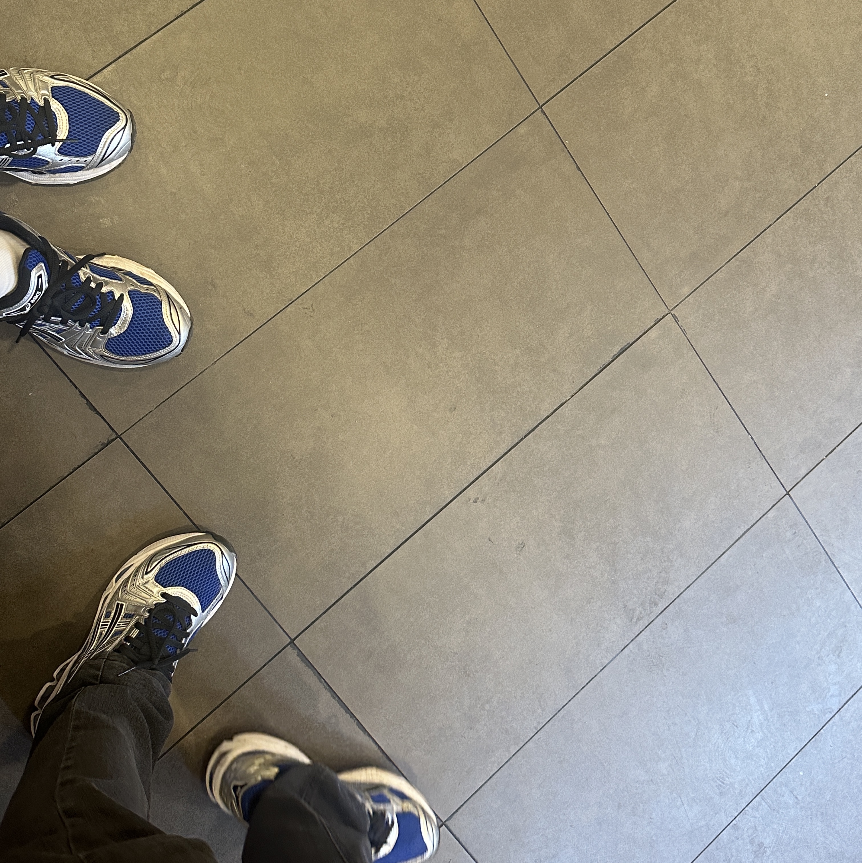 Asics Gel-Kayano 14 Monaco Blue Black 착용 스타일