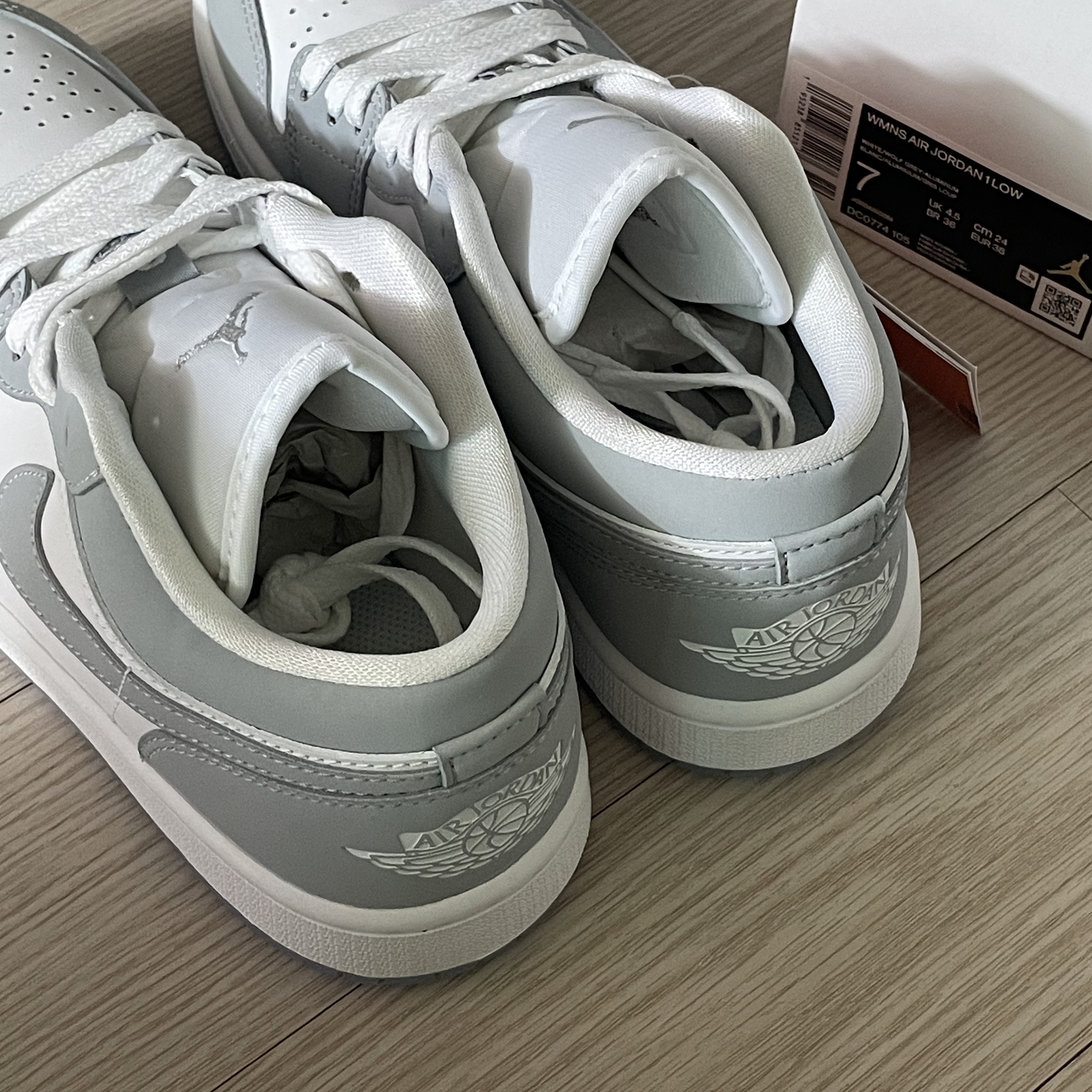(W) Jordan 1 Low White Wolf Grey 착용 스타일 - 2