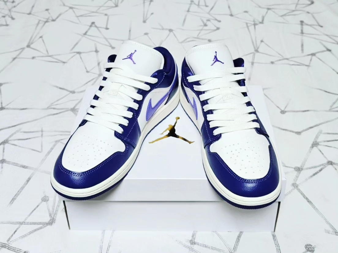 (W) Jordan 1 Low Sky J Purple Sail 착용 스타일 - 3