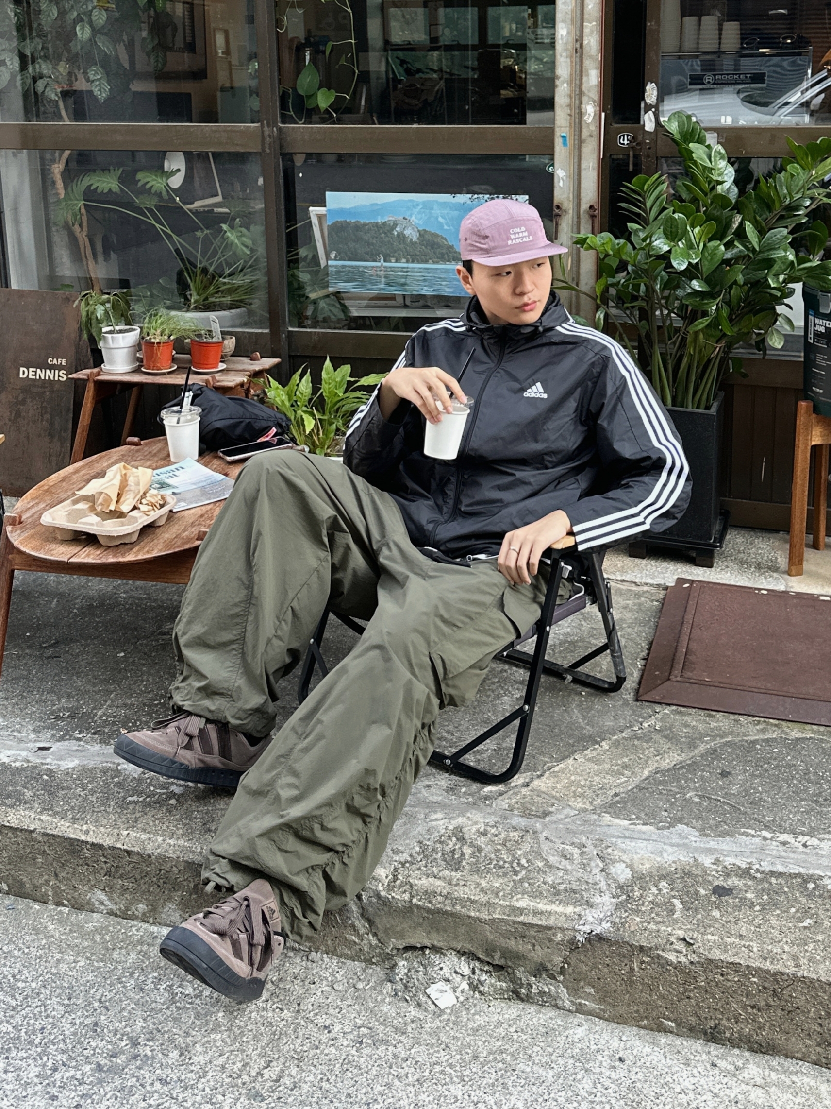 (W) Adidas Adimatic Earth Strata Dark Brown, Adidas Essential 3S Woven Windbreaker Jacket Black - KR Sizing 착용 스타일 - 1