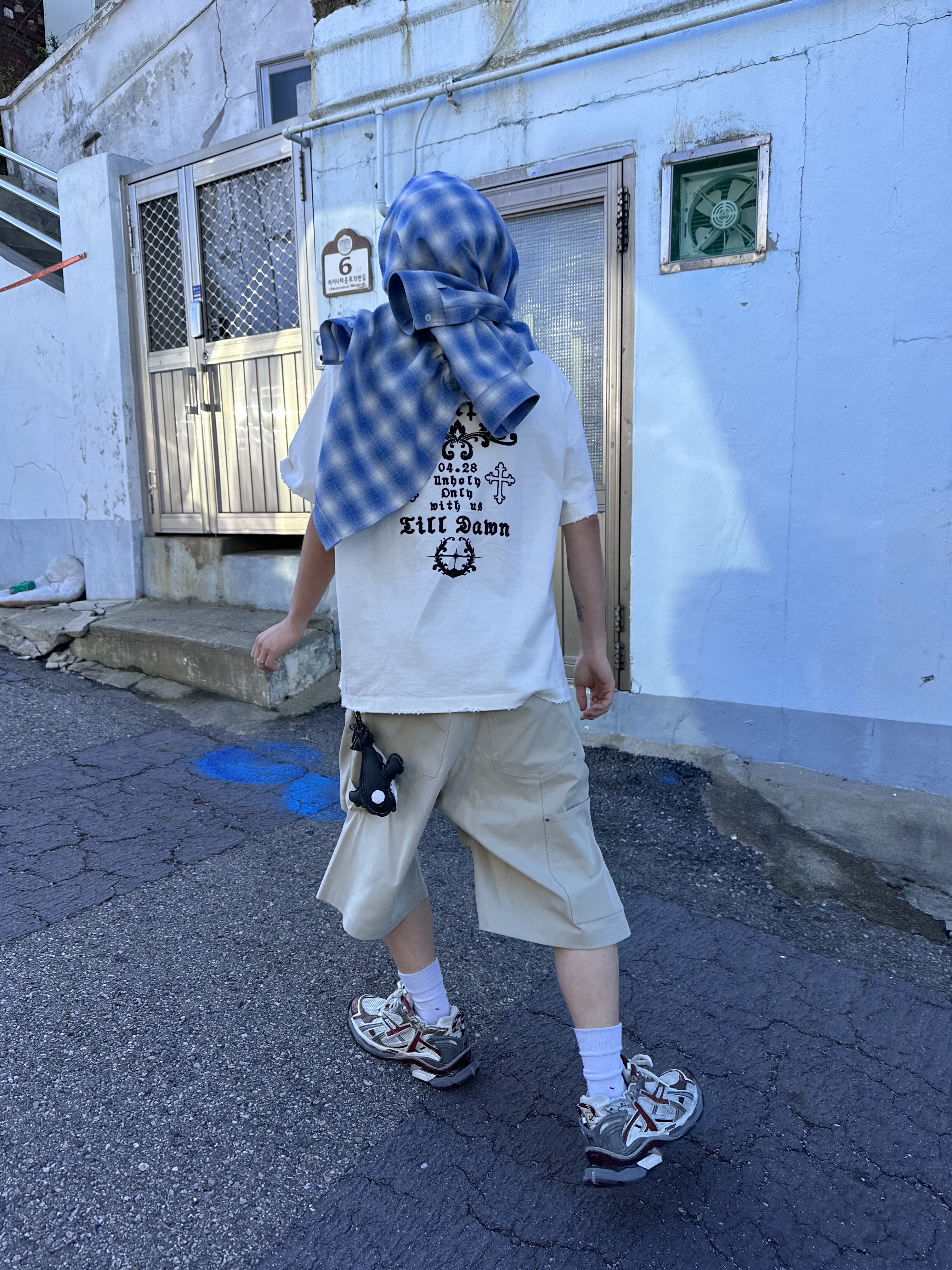 Nonnod Flexible String Check Shirts Vintage Blue, Nonnod Alpine Carpenter Shorts Beige 착용 스타일 - 2