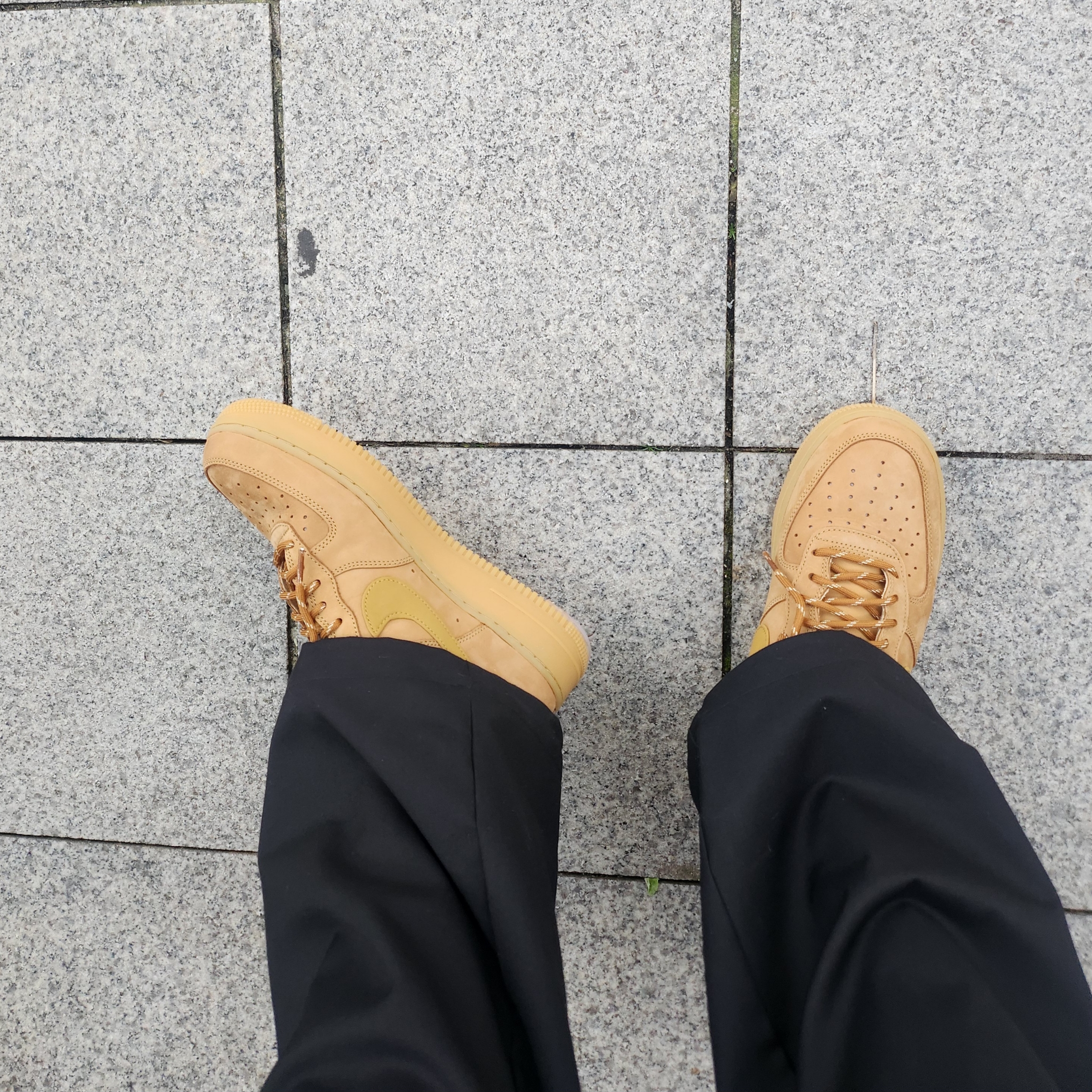 Nike Air Force 1 '07 WB Flax 착용 스타일 - 3
