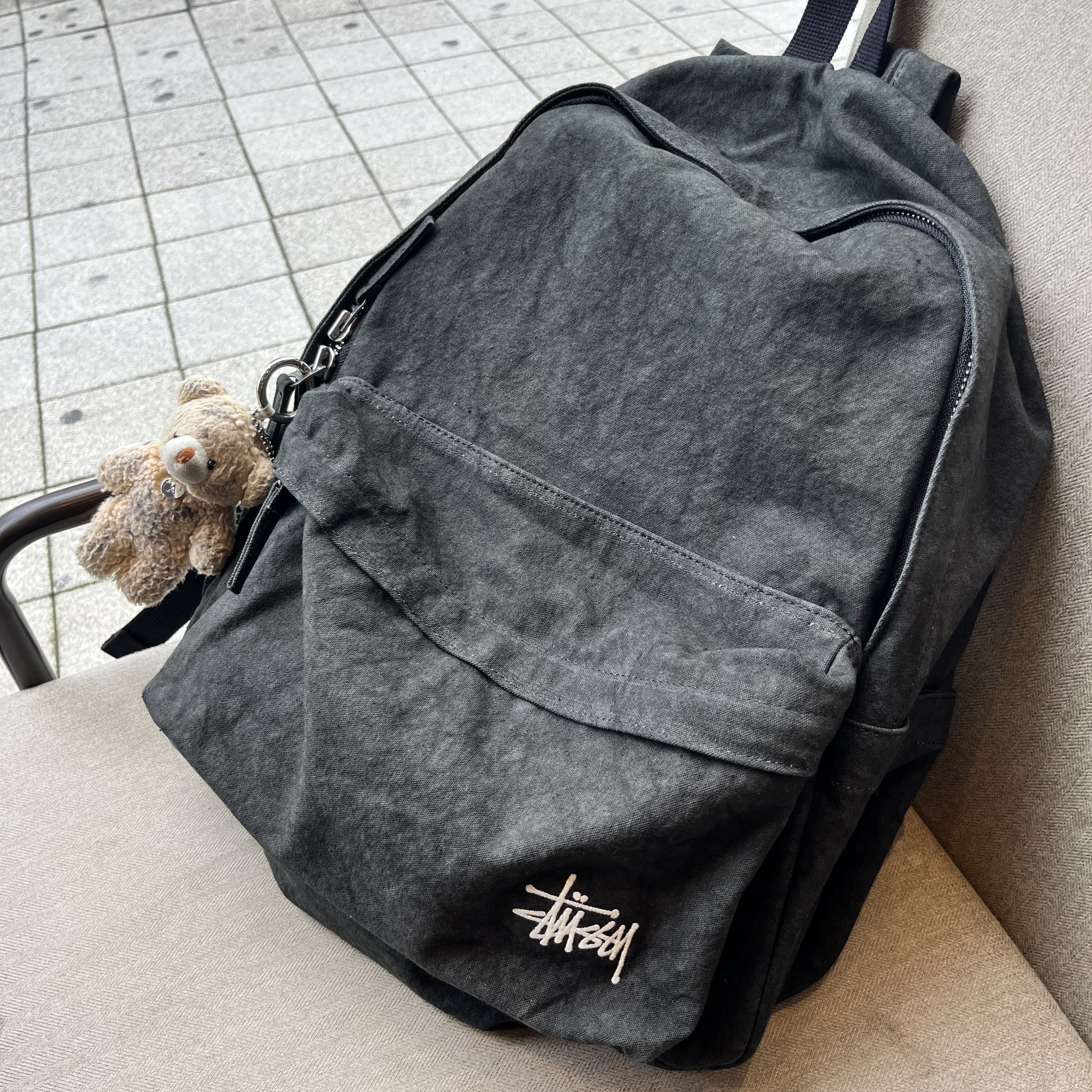 Stussy Canvas Backpack Washed Black 착용 스타일
