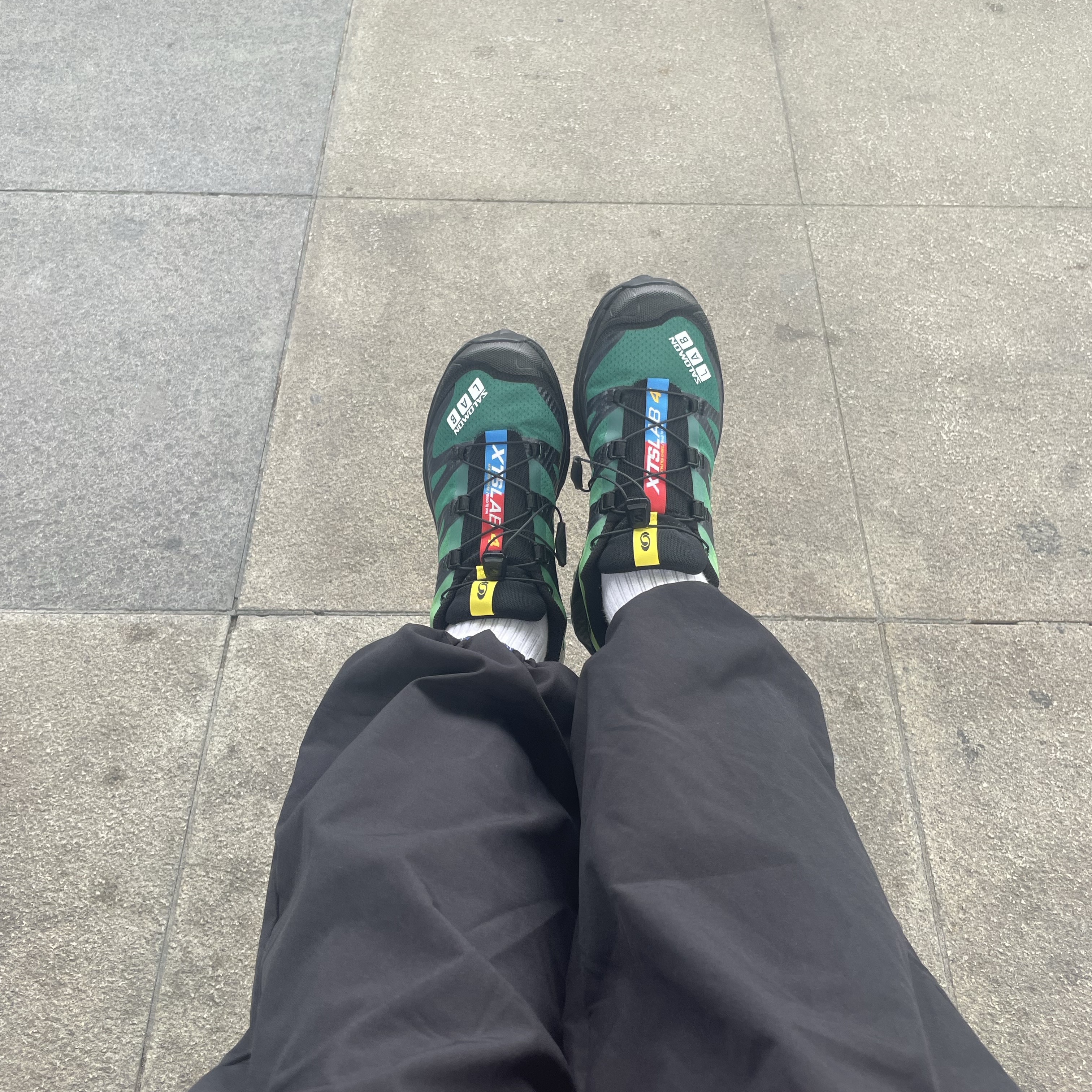 Salomon XT-4 Eden Bright Lime Green 착용 스타일 - 4