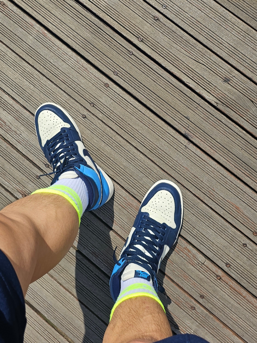 Jordan 1 Retro High Obsidian UNC 착용 스타일 - 3